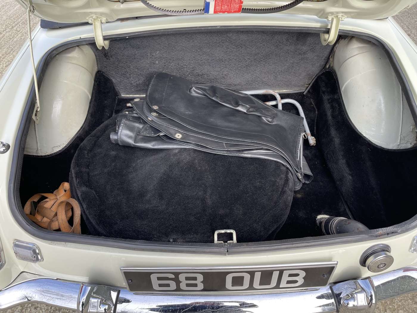 MGC Roadster - Cars - Tig.gg