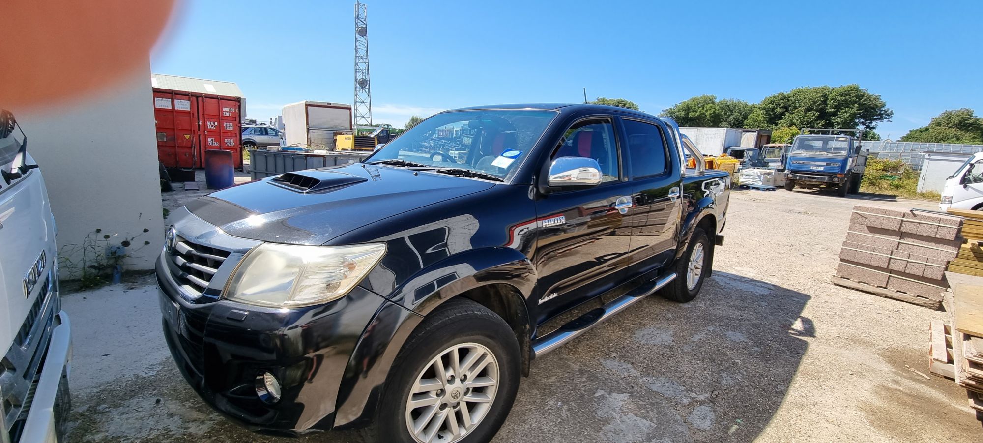 Toyota hilux invincible