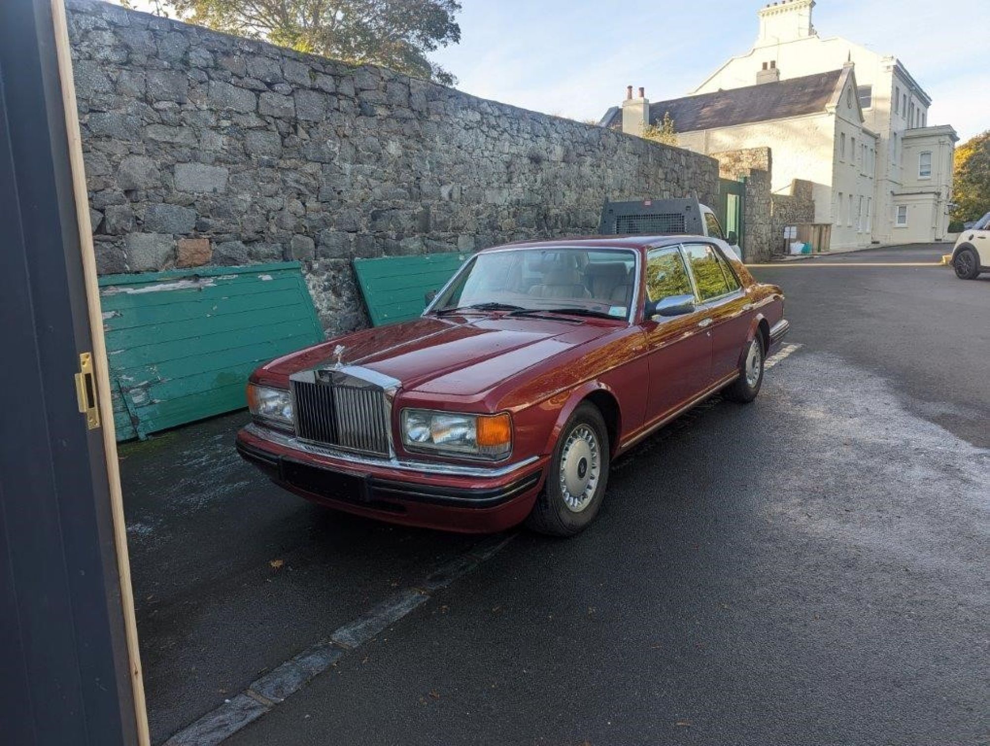 Rolls-Royce Silver Spirit (ex government house official car)