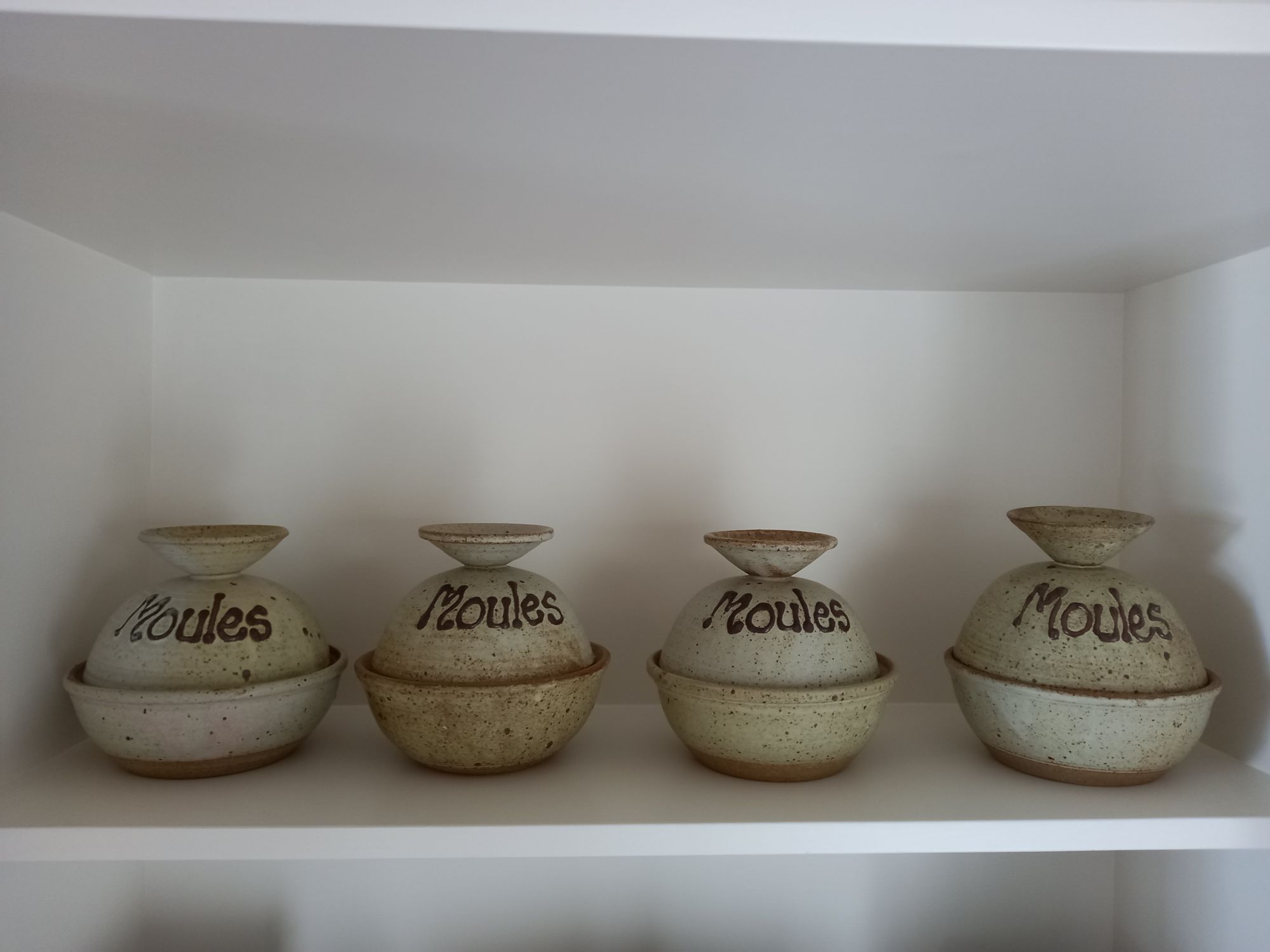 4 Moulin Huet Pottery Moules Bowls