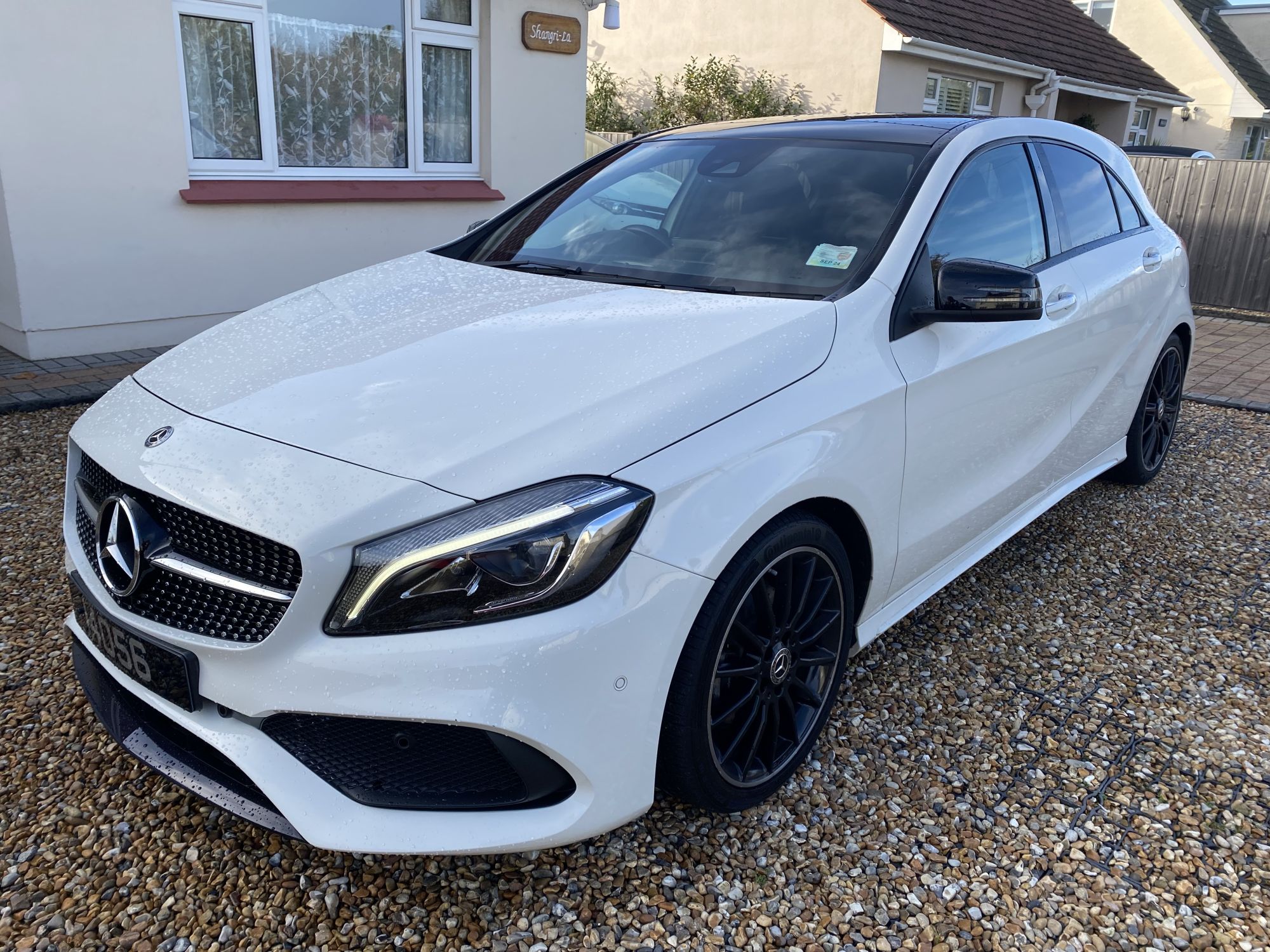 Mercedes-Benz A200d AMG Line Premium