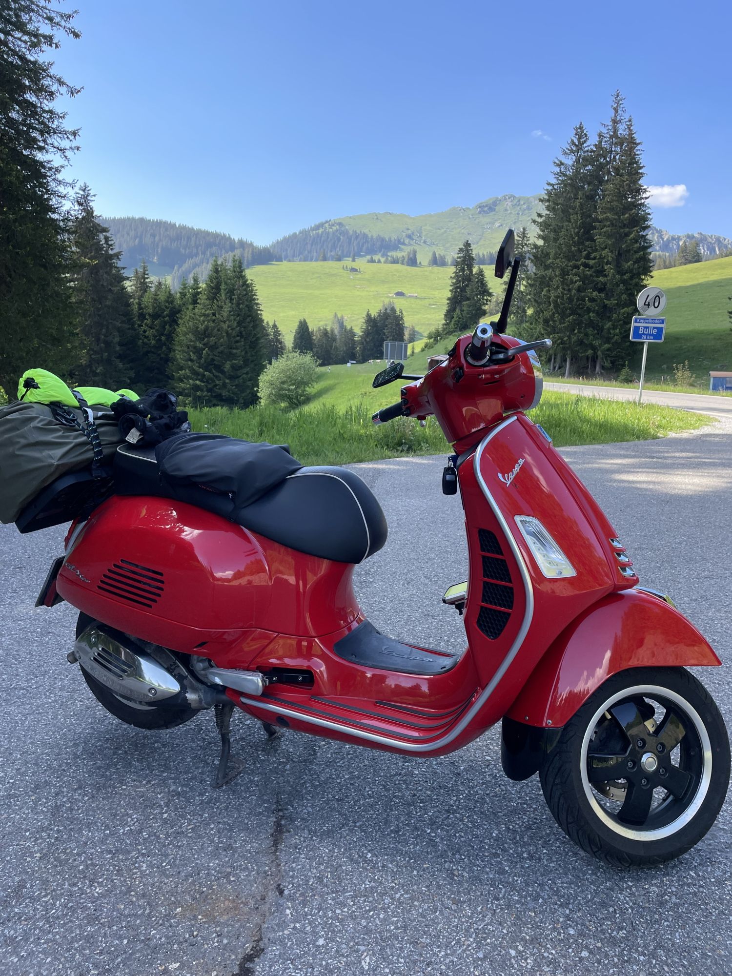 Vespa GTS 300 HPE Super Sport
