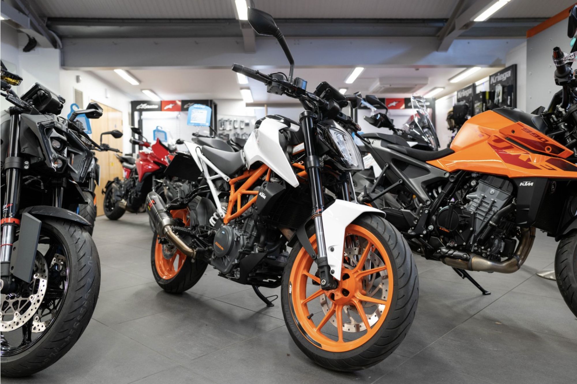 KTM DUKE 390