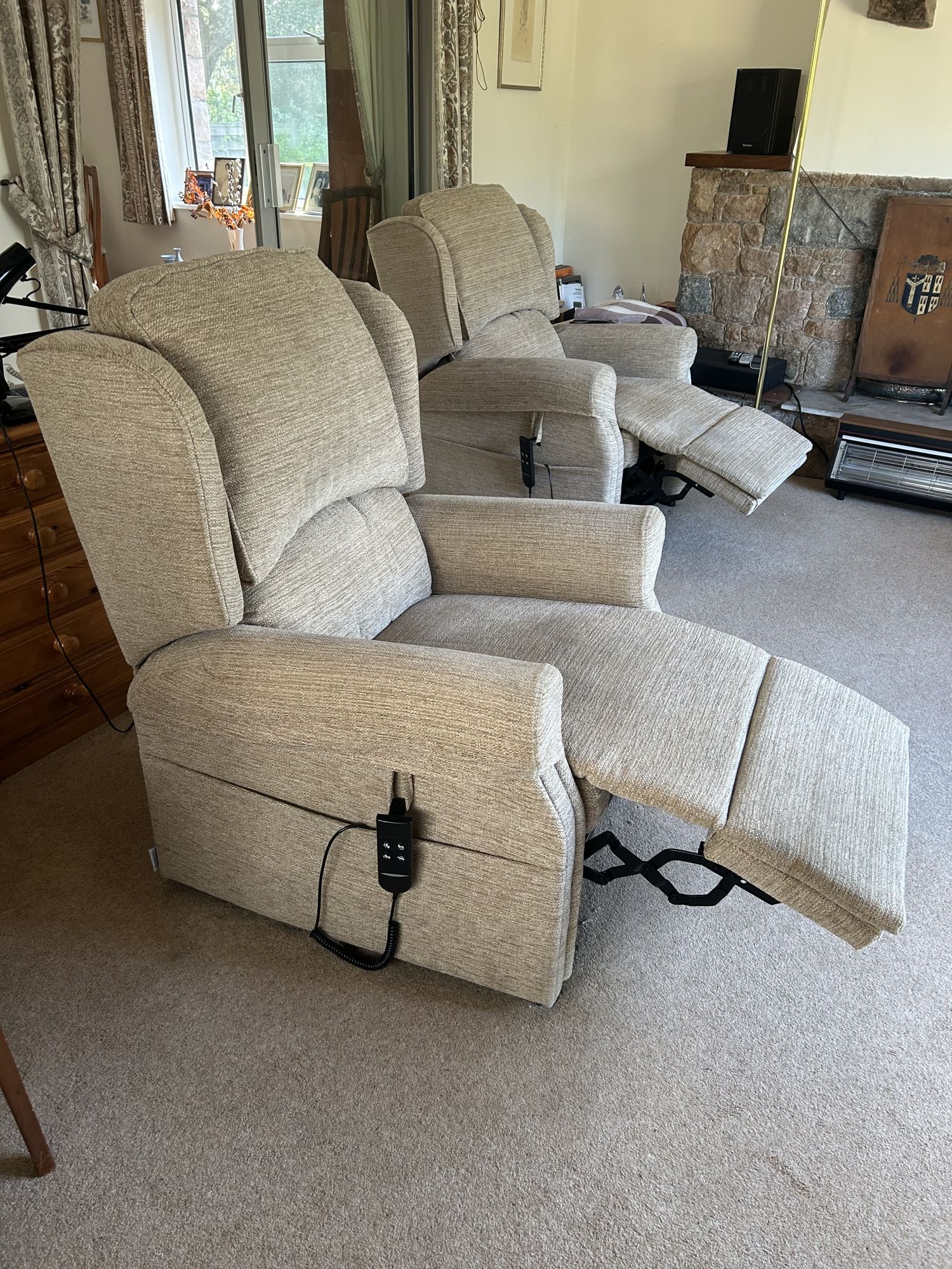 Recliner chairs