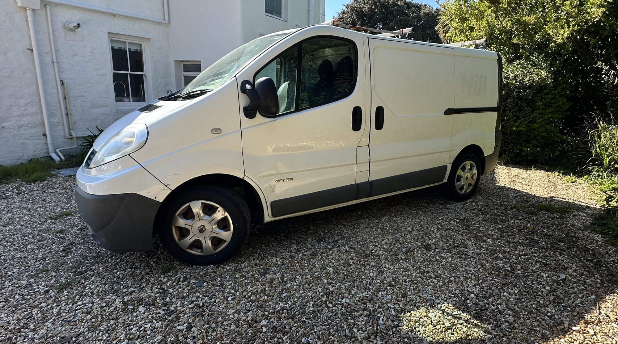 White Renault Traffic Van