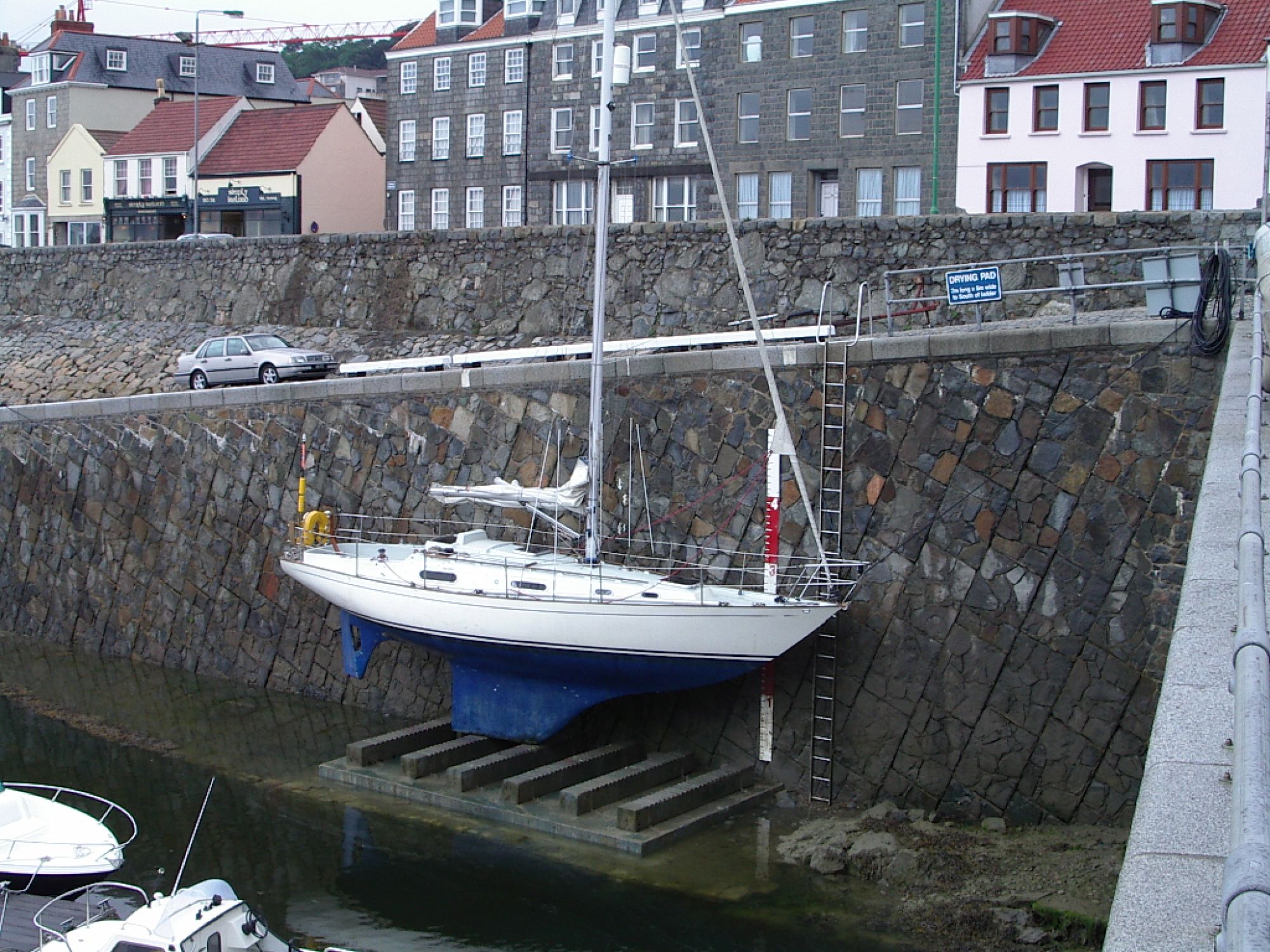 Contessa 32