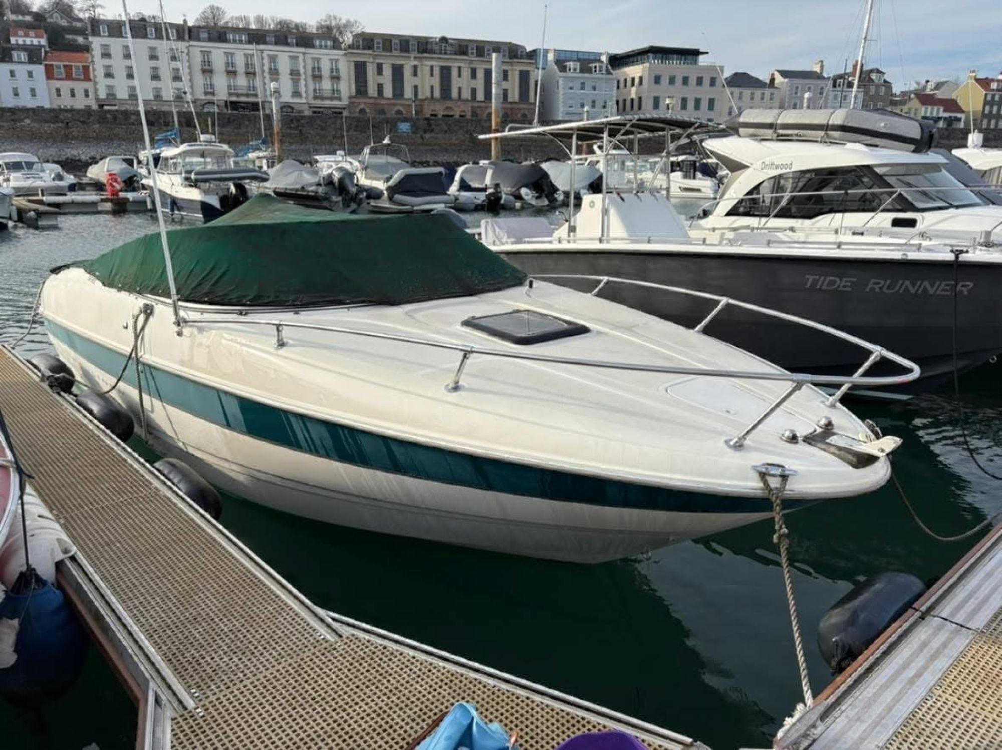 Byliner Capri