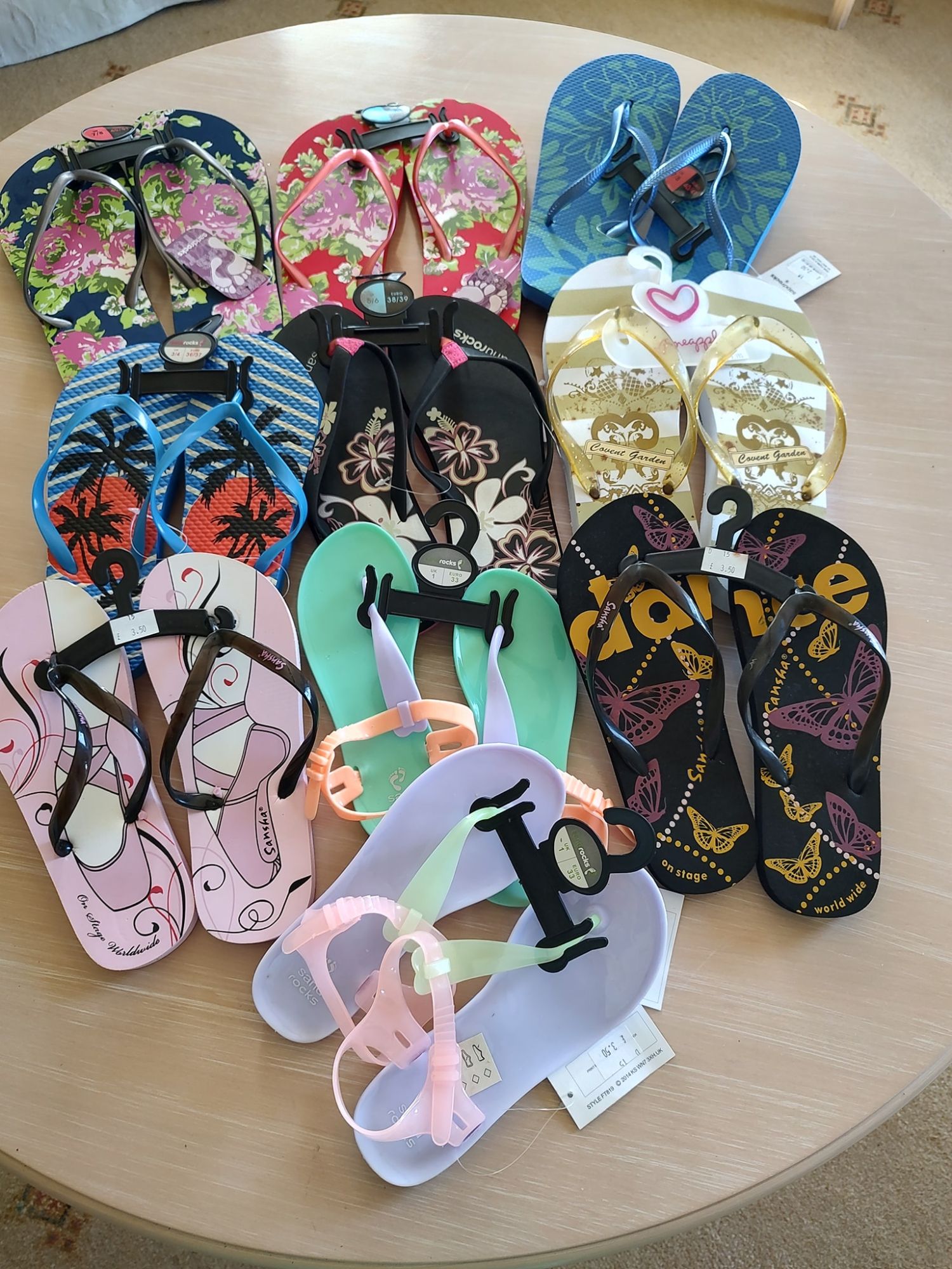 BULK BUY - BEACH - FLIP FLOPS - CAR BOOT