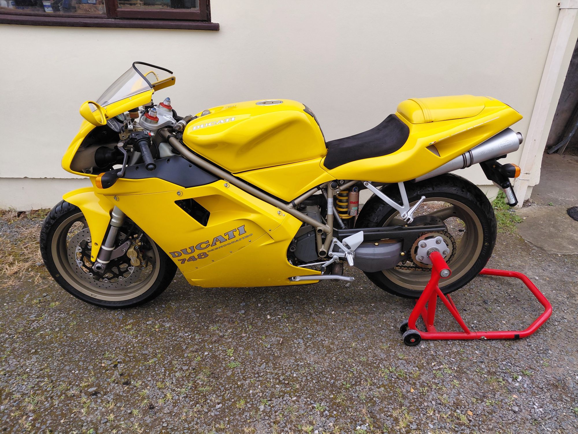 Ducati 748