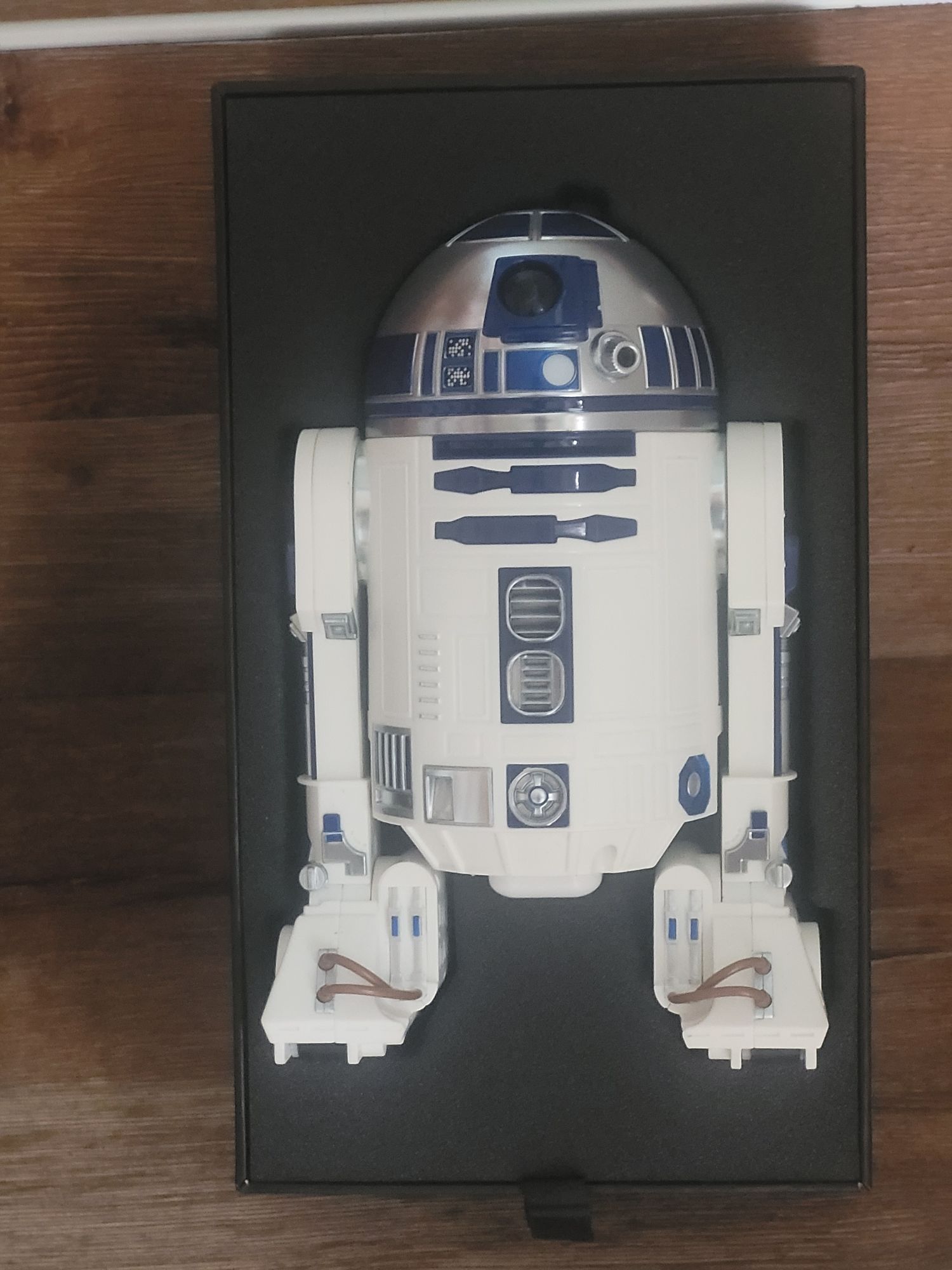 R2 D2 droid