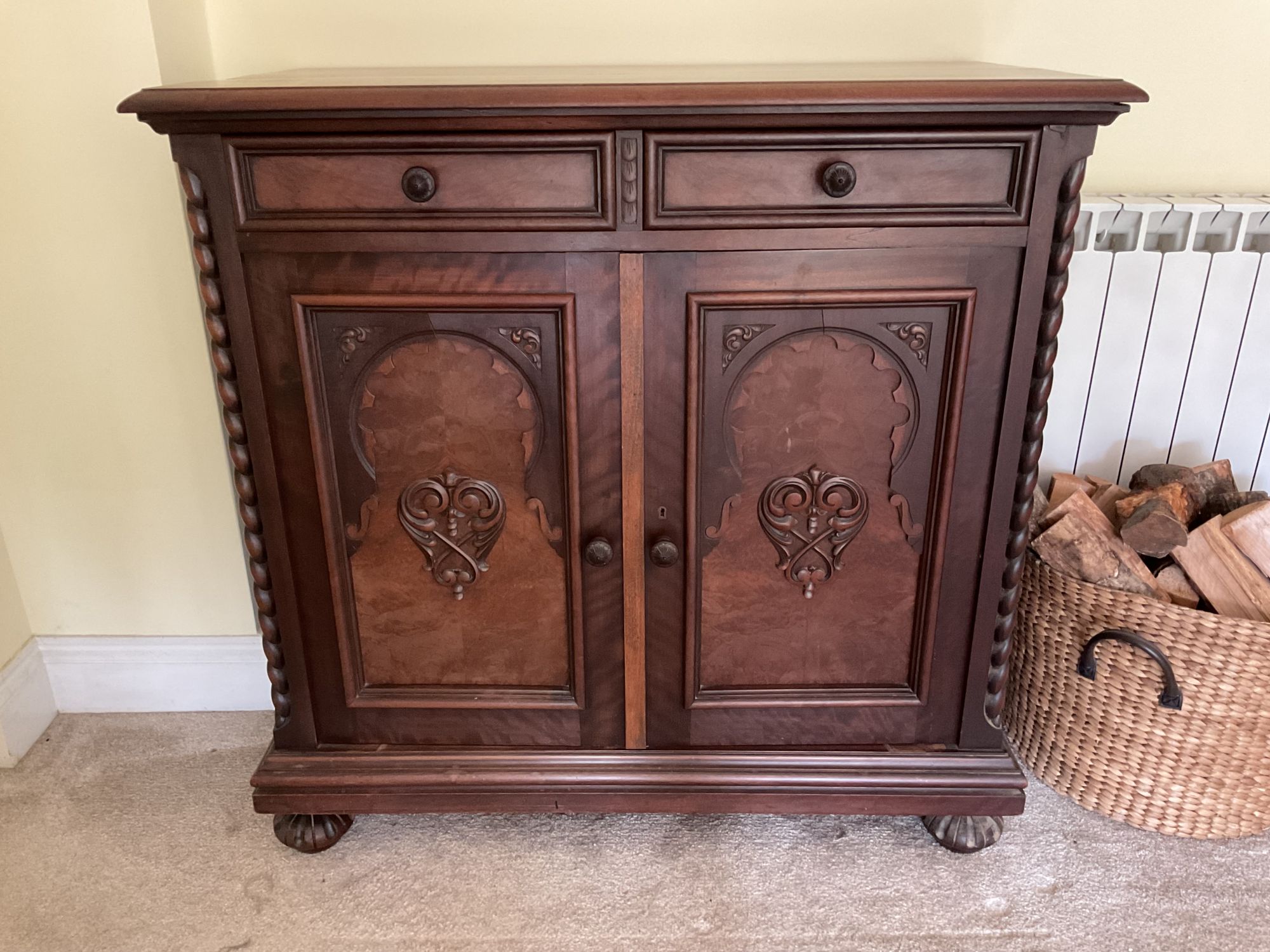 Sideboard