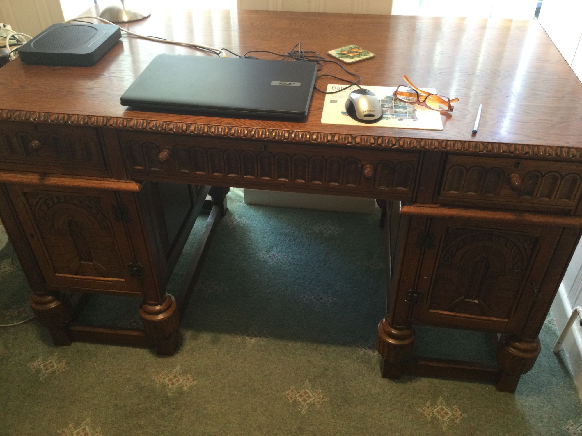 Partner’s Desk