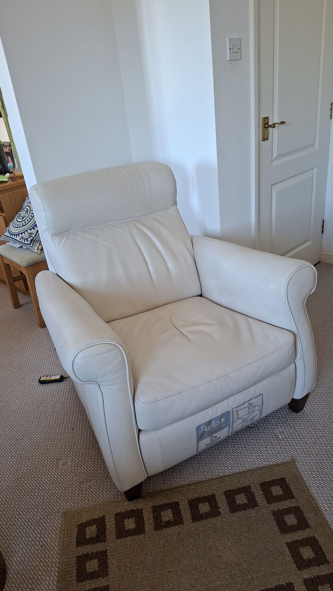 ITALSOFA Ivory Leather electric reclining chair