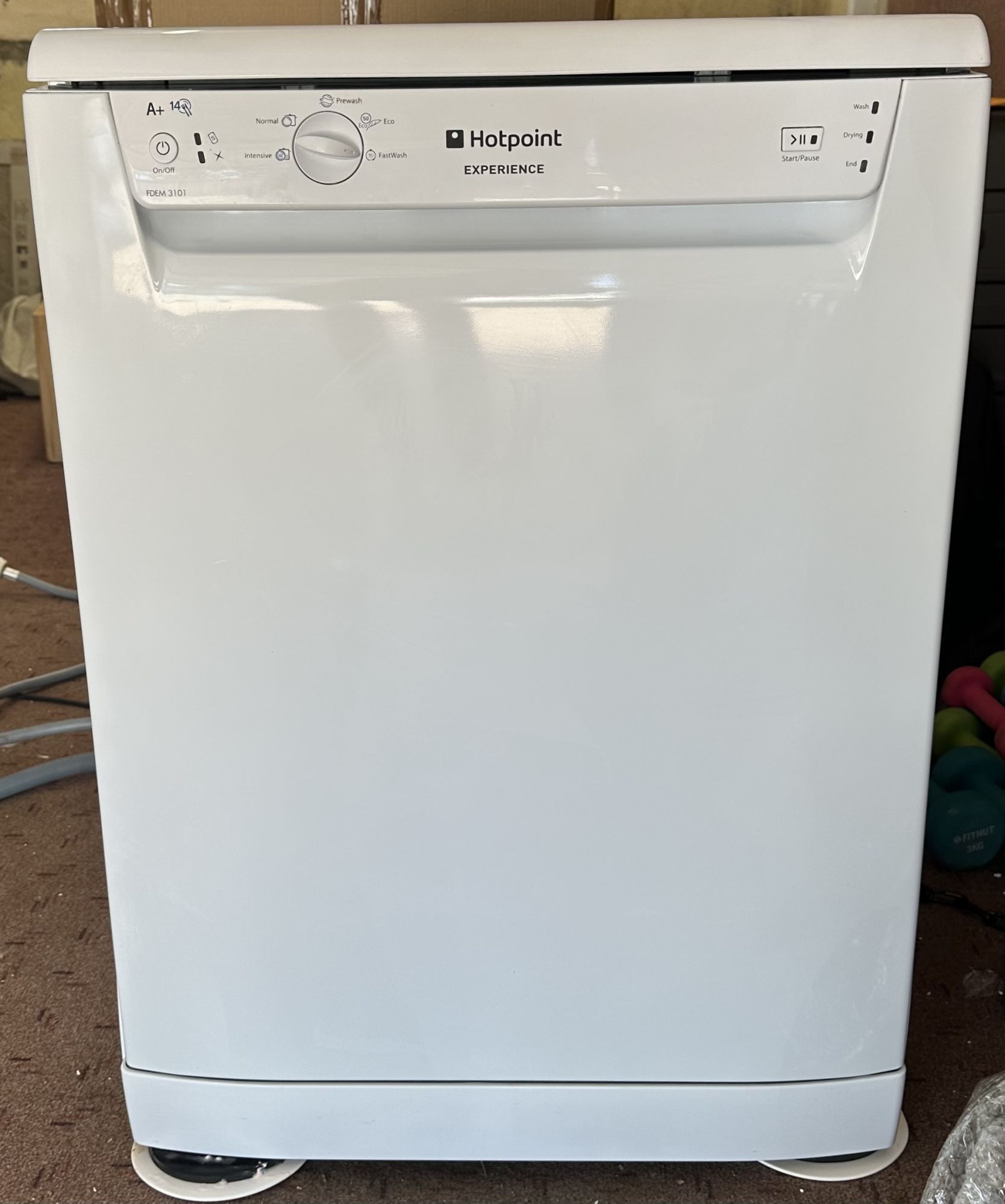 Hotpoint dishwasher 600mm wide