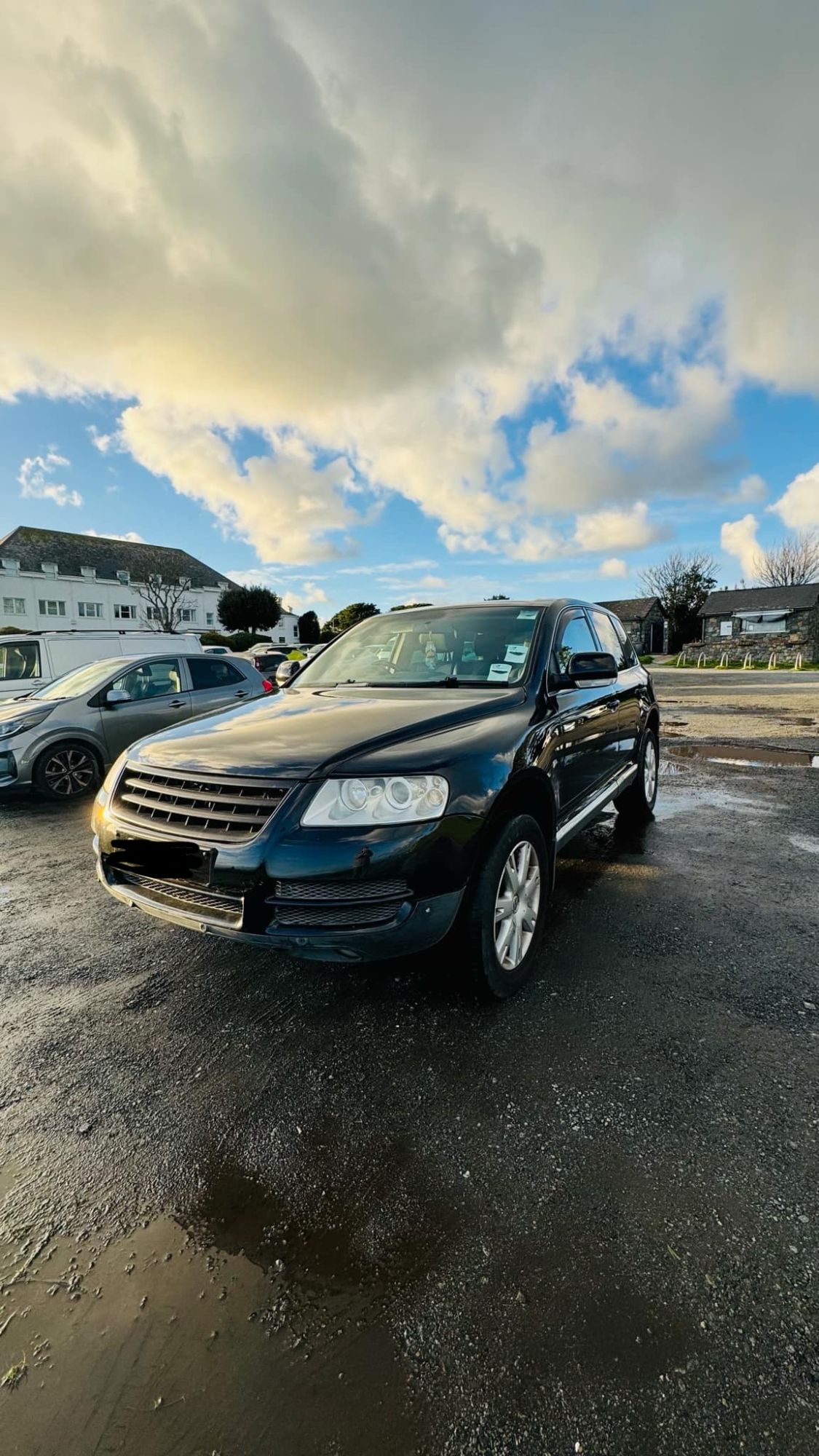 Volkswagen Touareg SE - Automatic