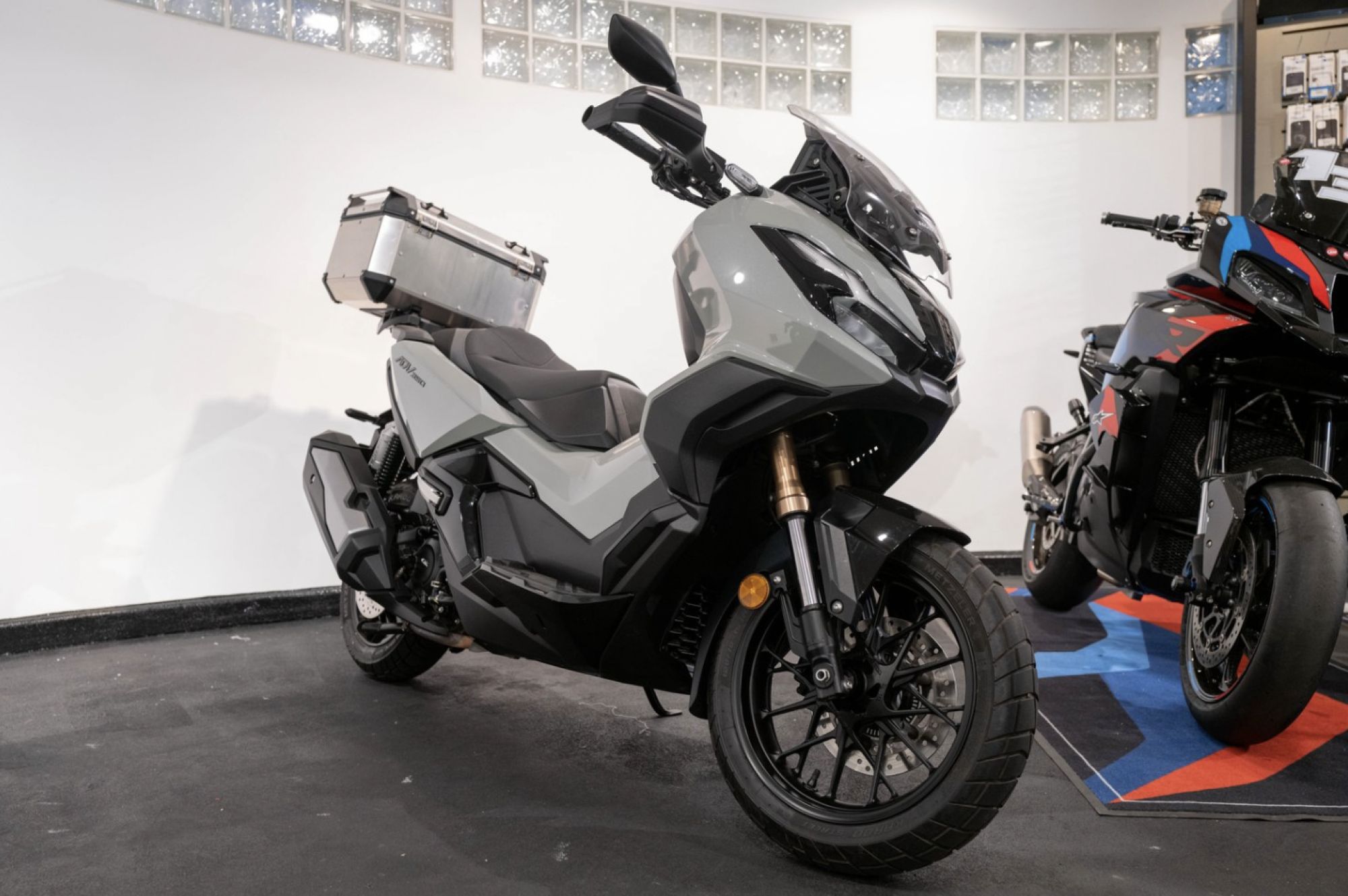 Honda, ADV 350