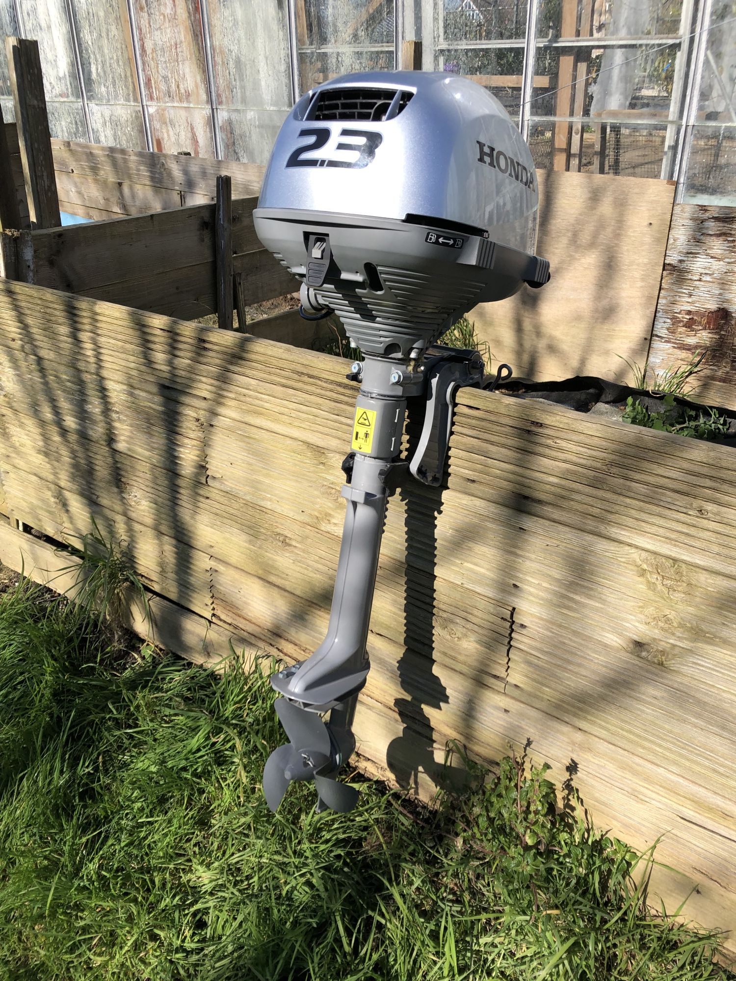 2.3 hp Honda 4 stroke short shaft outboard motor