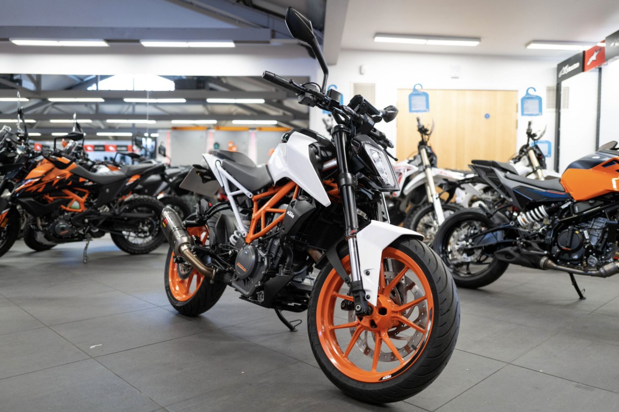 KTM, Duke 390