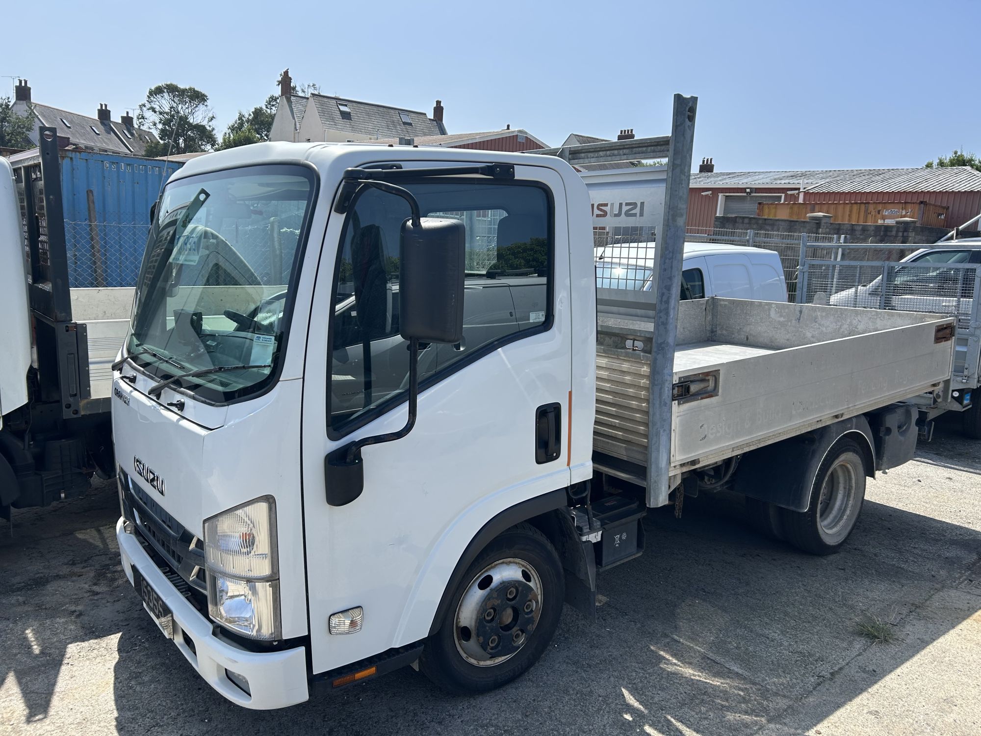 Isuzu grafter tipper