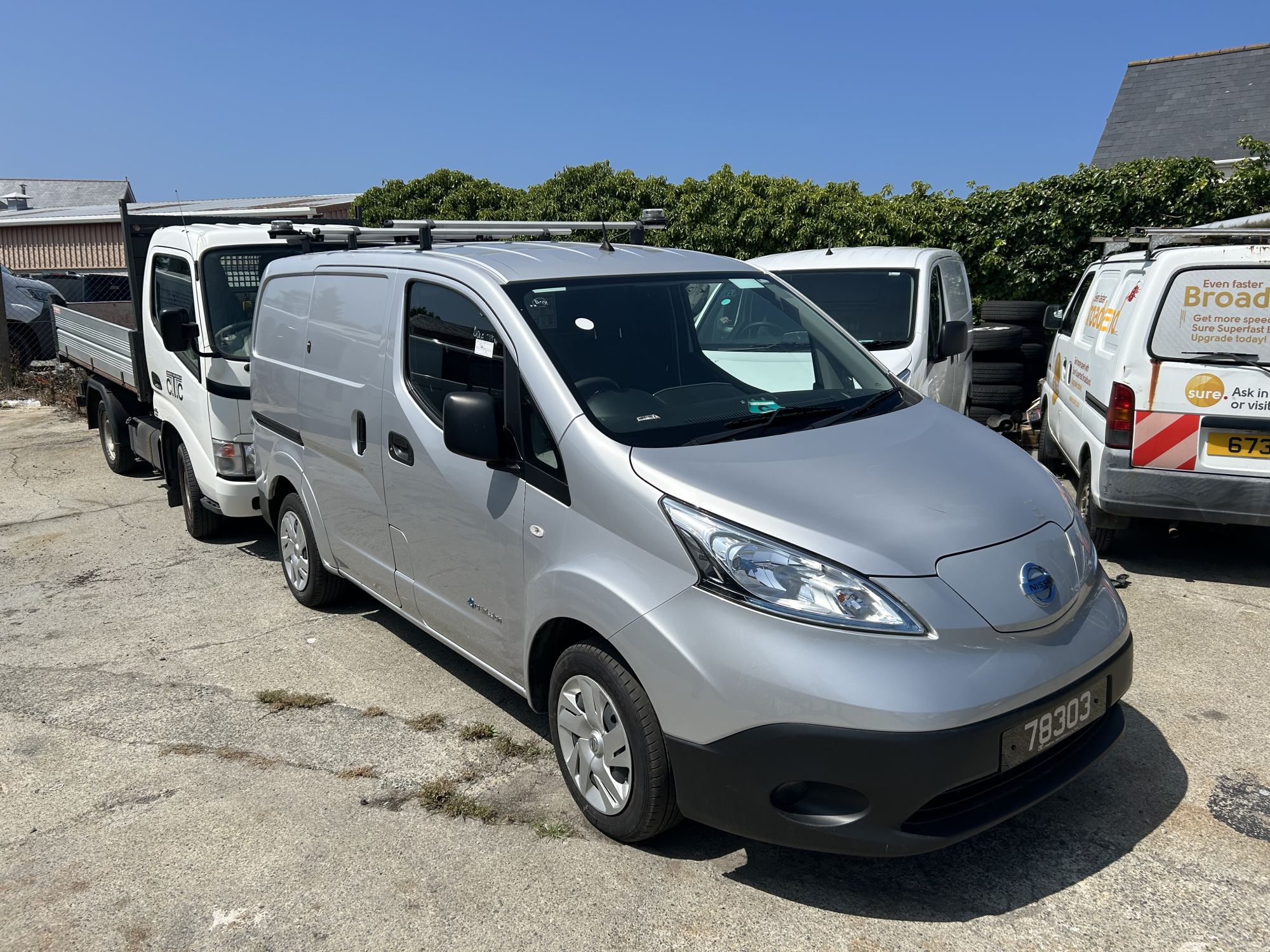NISSAN ENV200