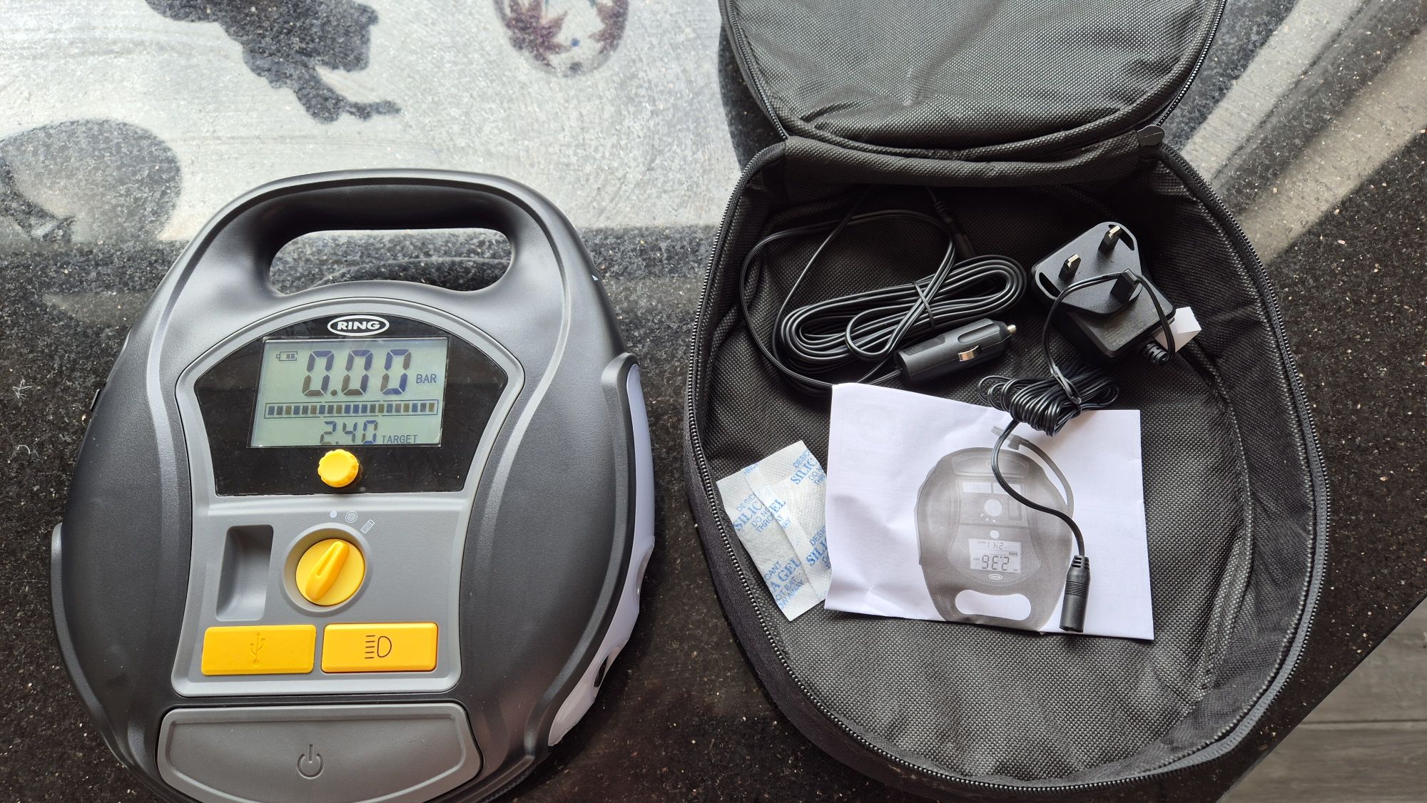 Ring RTC6000 Tyre inflator / Power pack / Light