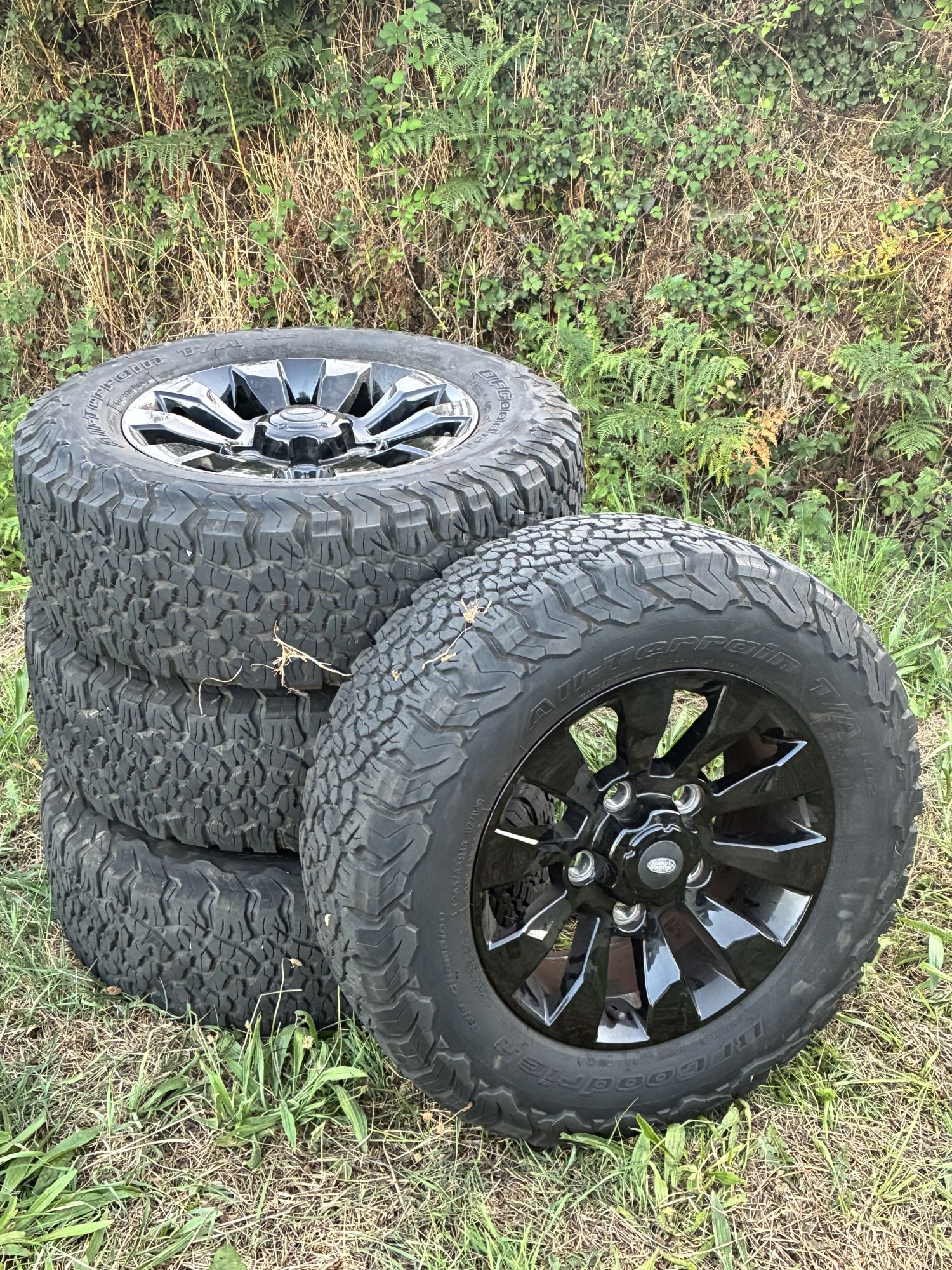 Land Rover Sawtooth wheels