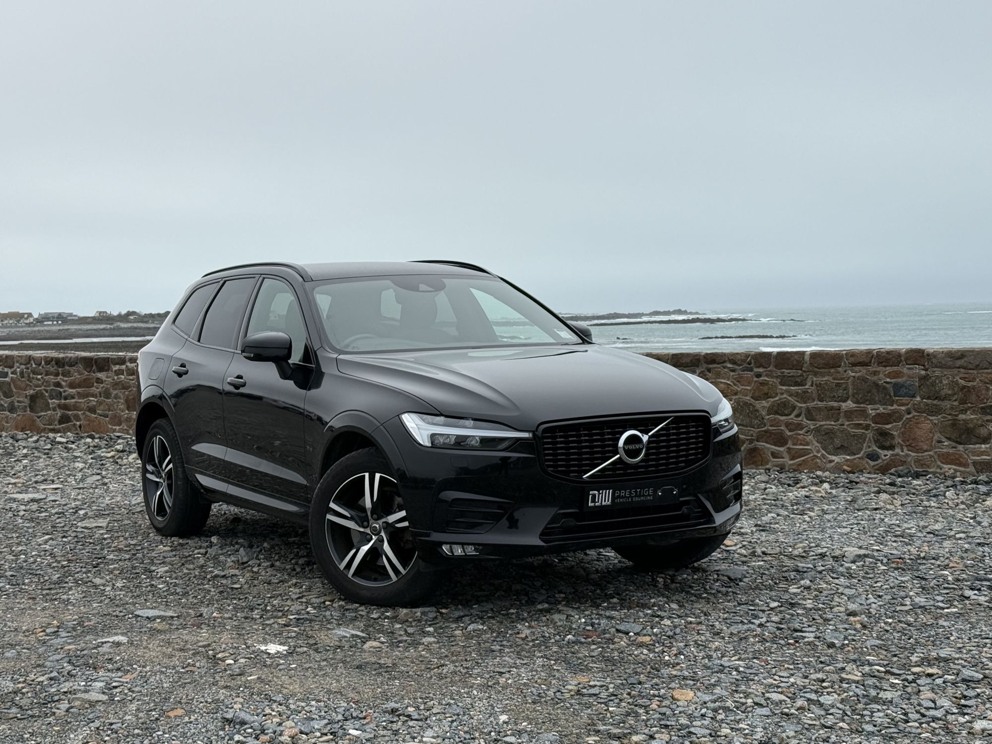 Volvo XC60 2.0 B5 MHEV R-Design Auto