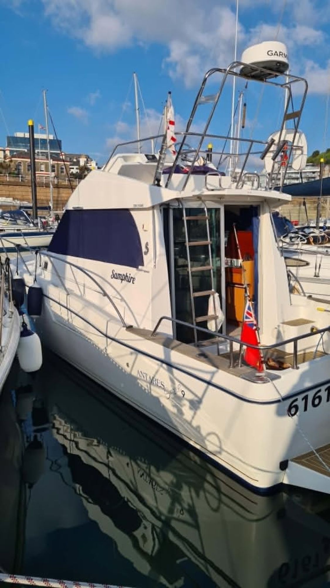Beneteau Antares Series 9 Flybridge