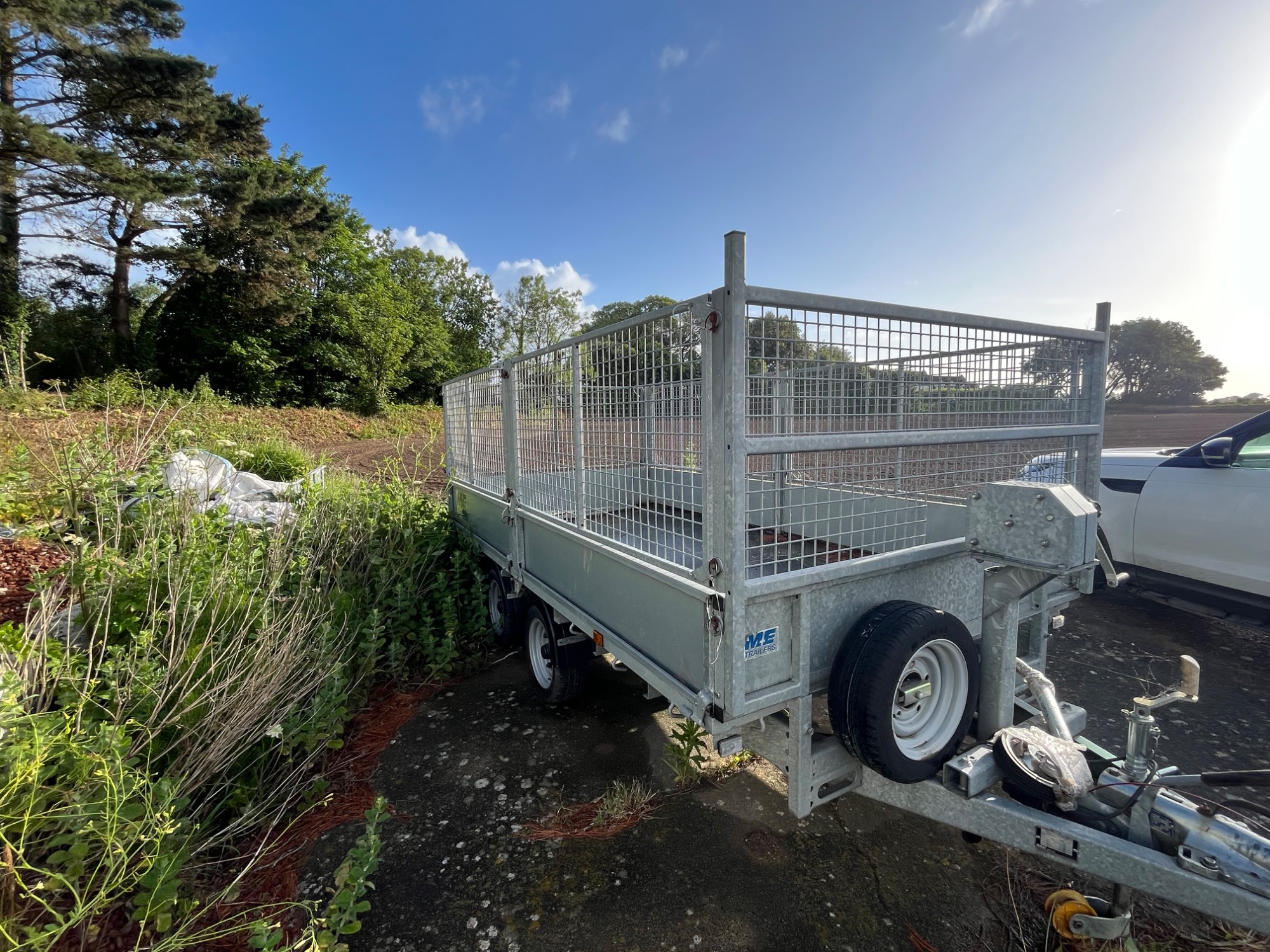 14’ flat bed trailer