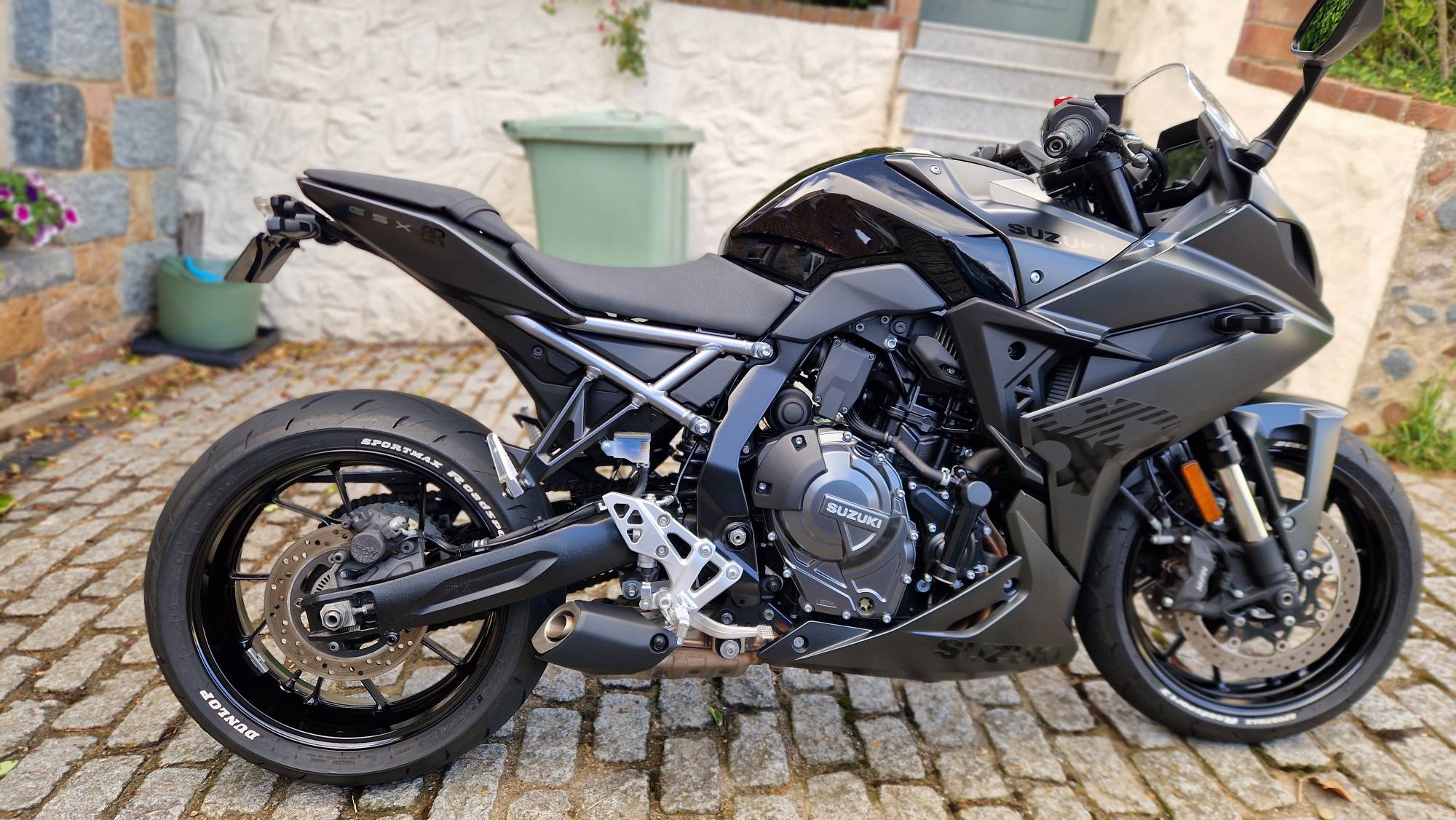 2025 Suzuki GSX8R