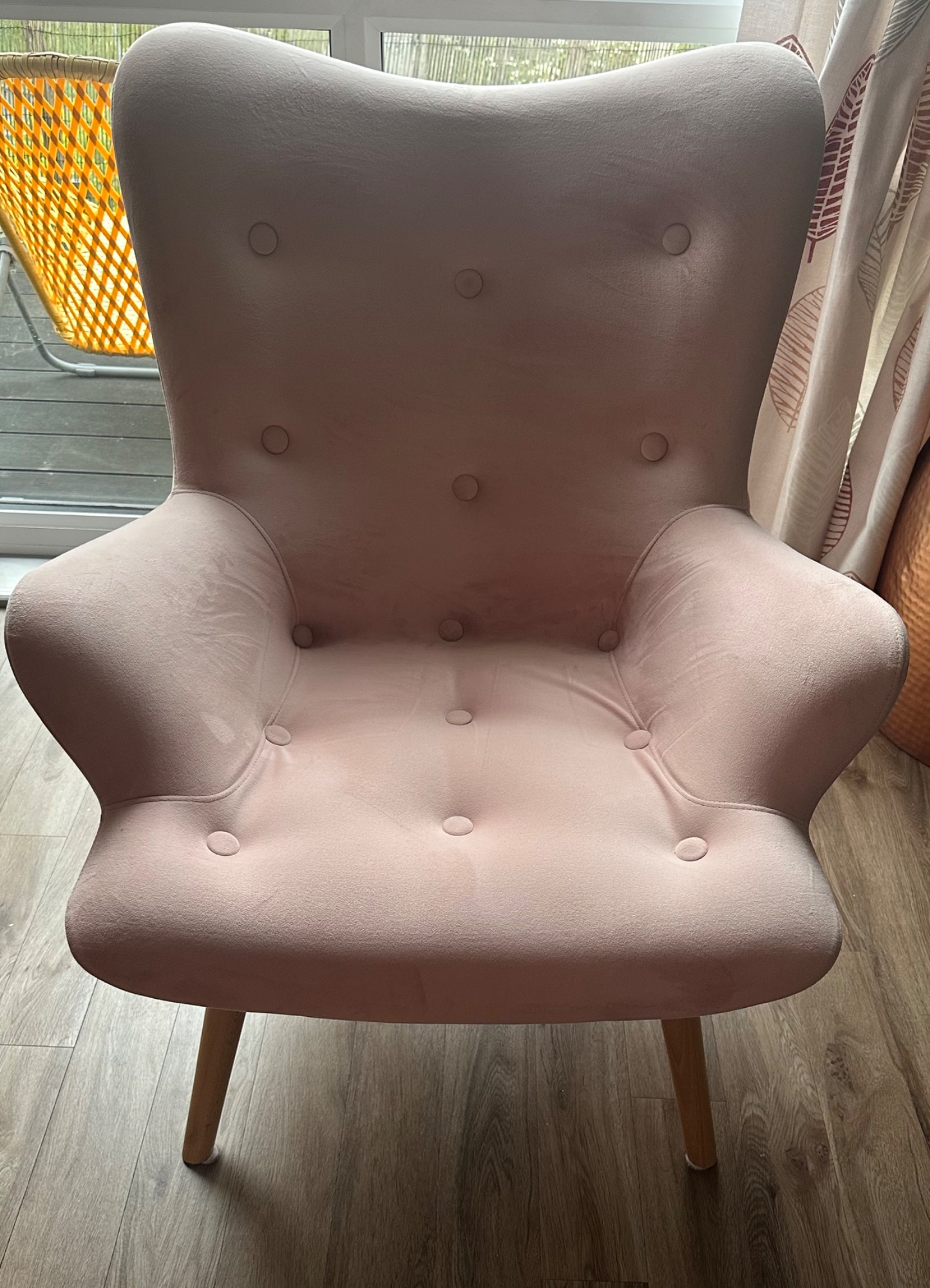Pink accent chair