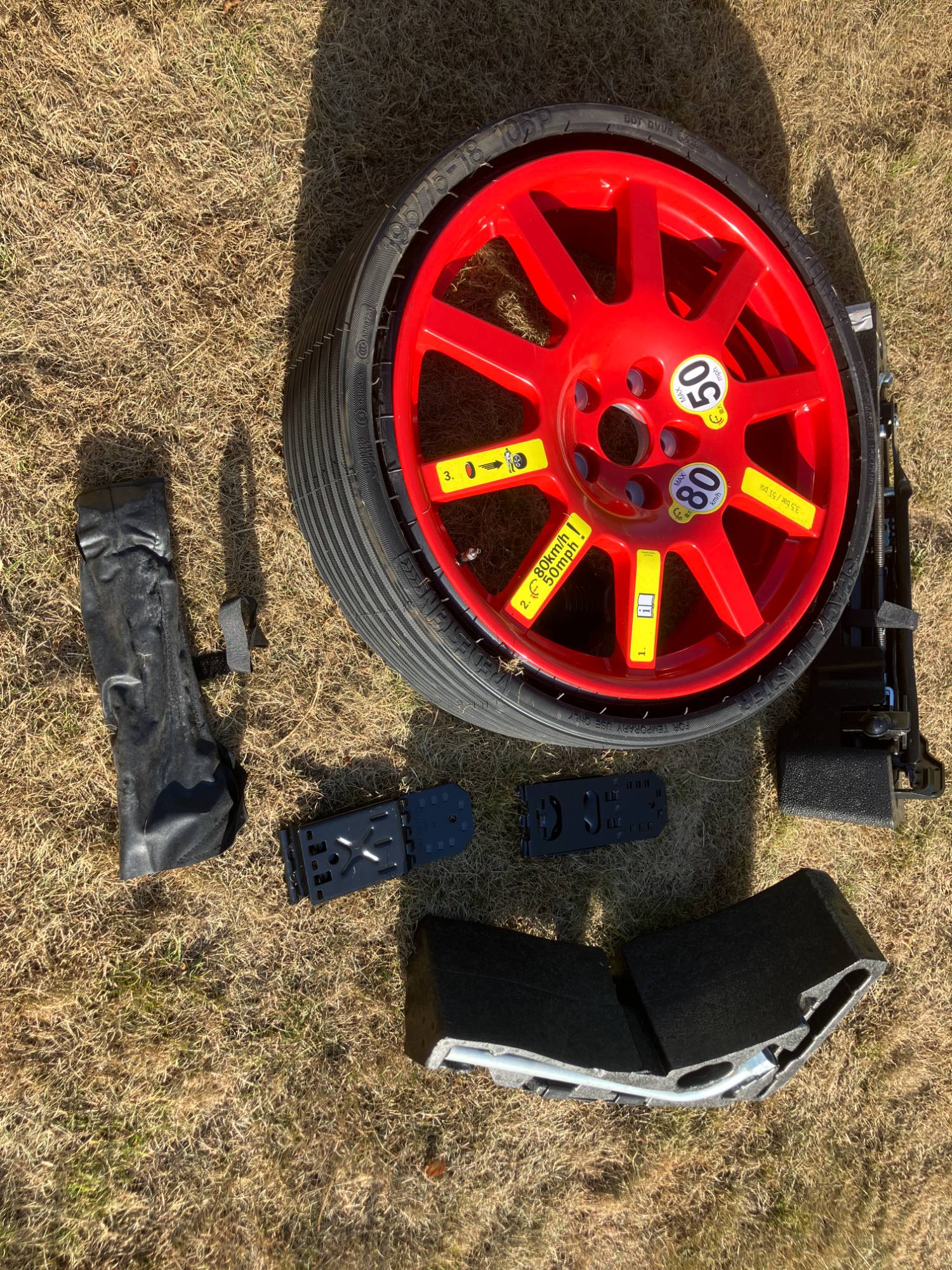 Spacesaver tyre by Vredstein 195/75 Perfect condition.