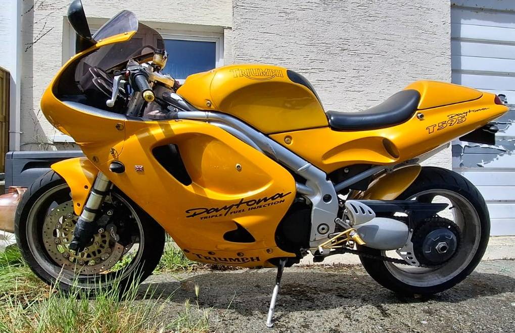 Triumph Daytona T595