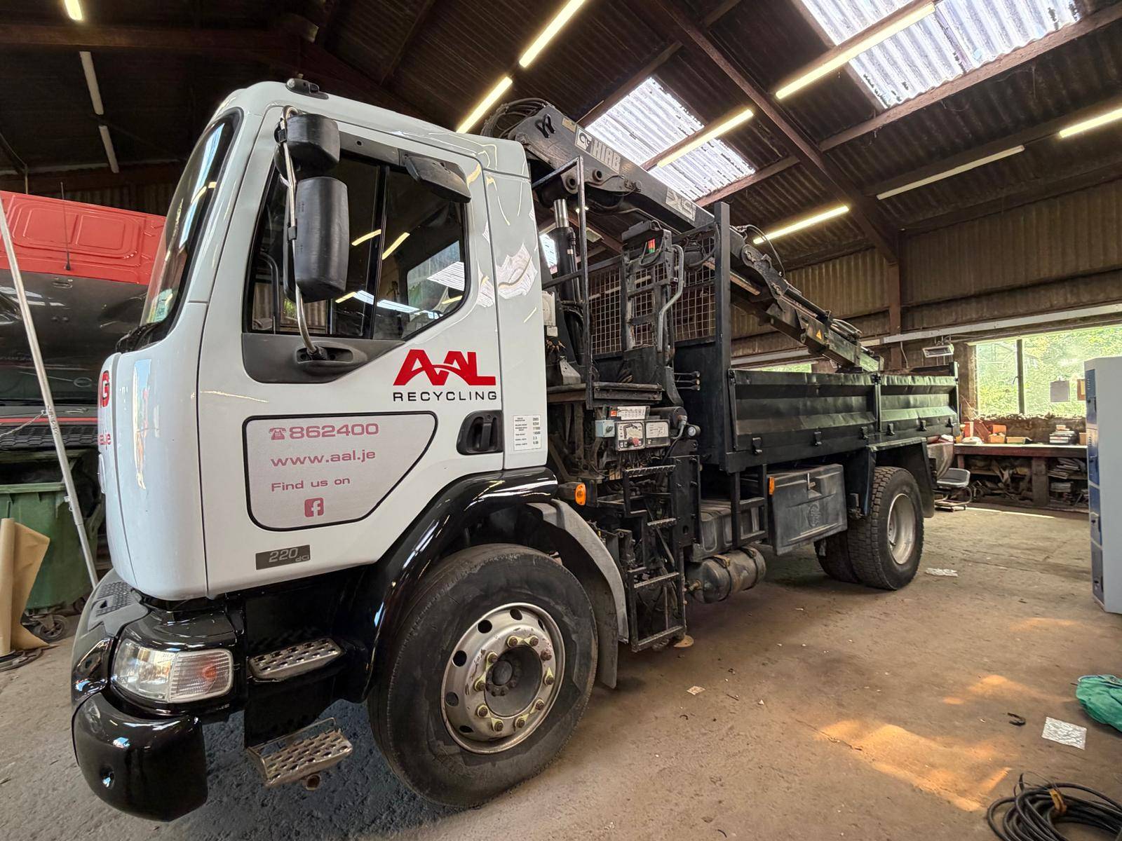 2005 Renault Midlum Crane Lorry