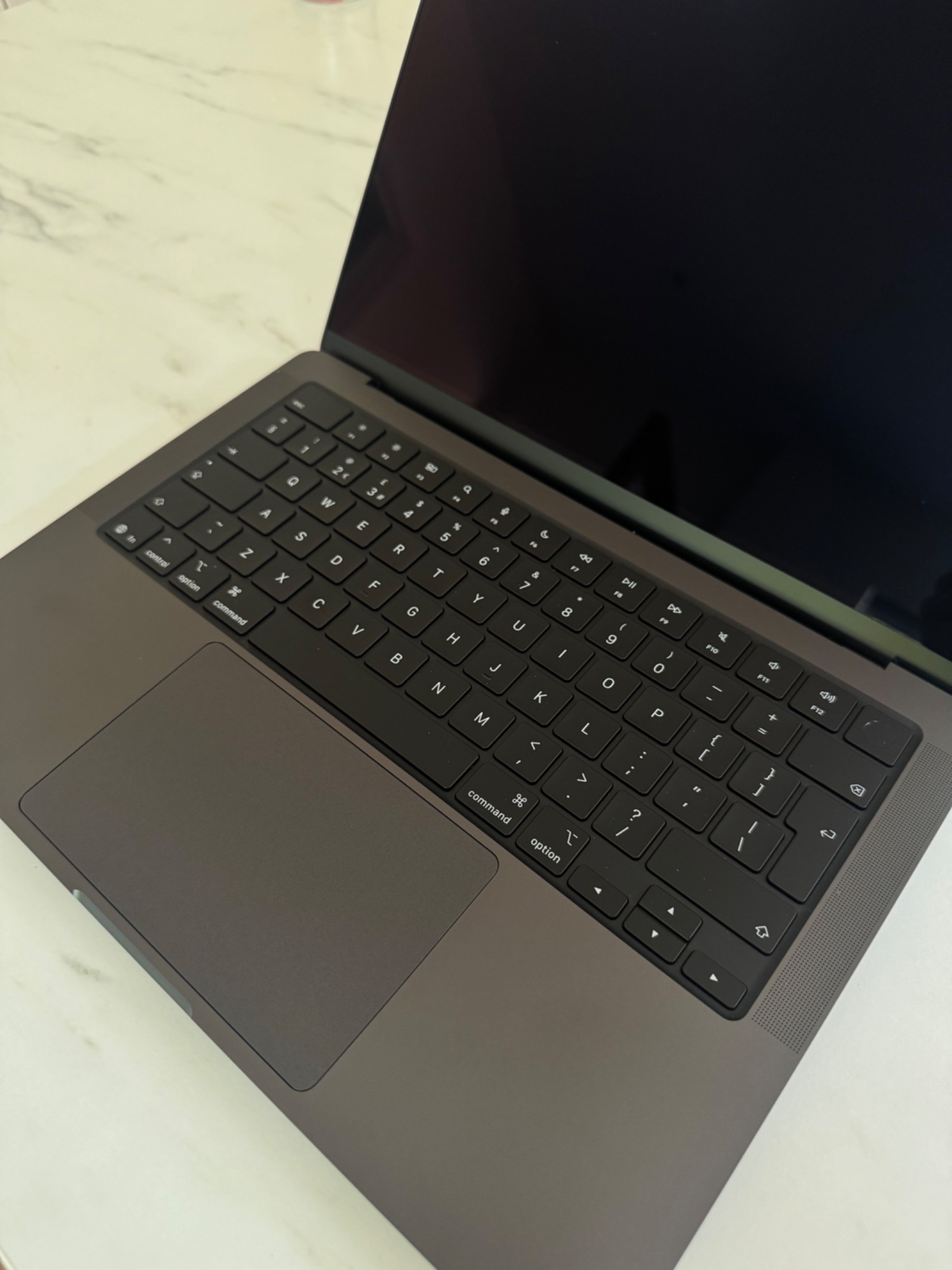 MacBook Pro M5 (14inch)