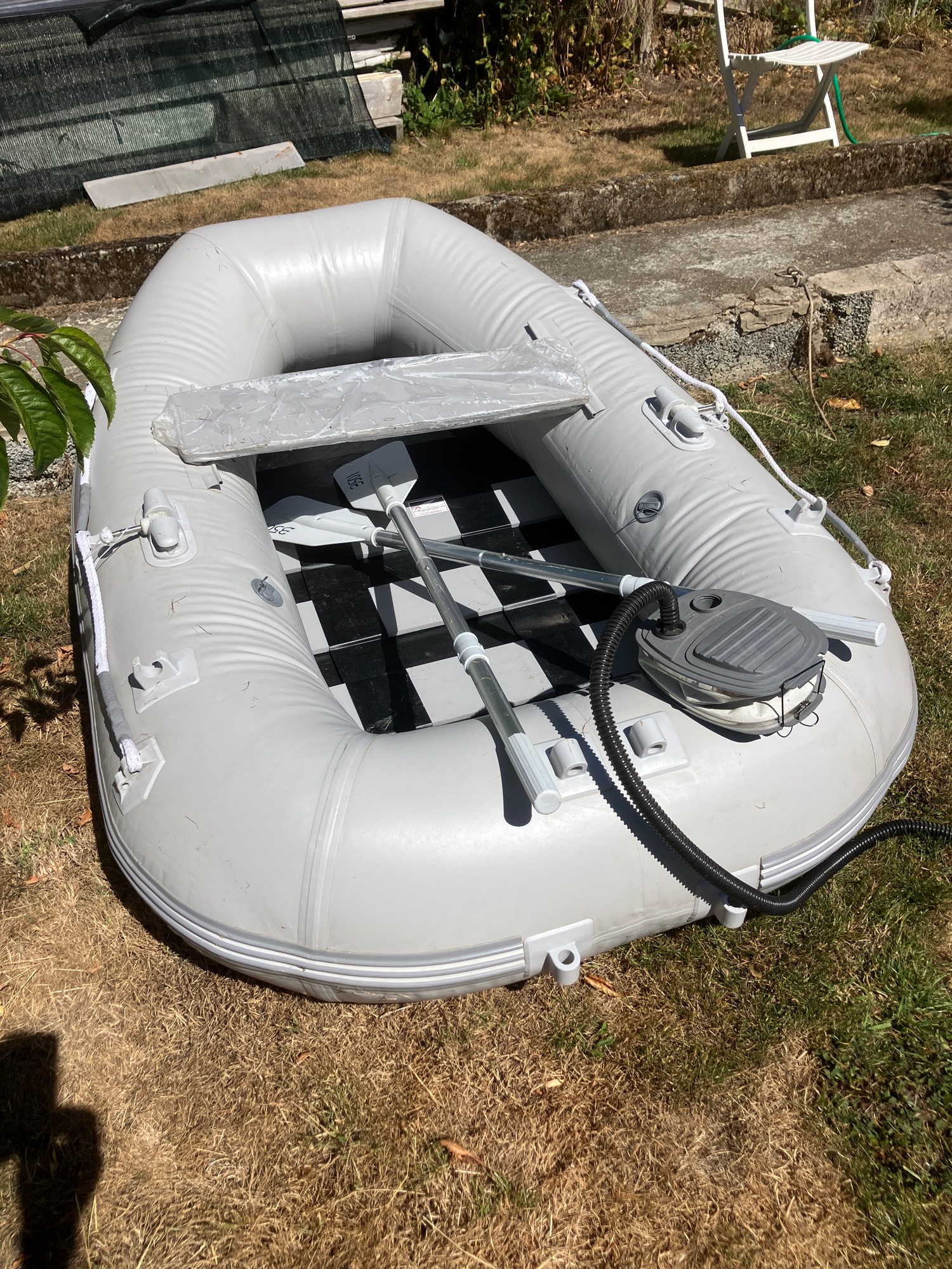 inflatable dinghy
