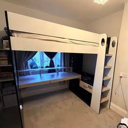 "Gaming" cabin bed