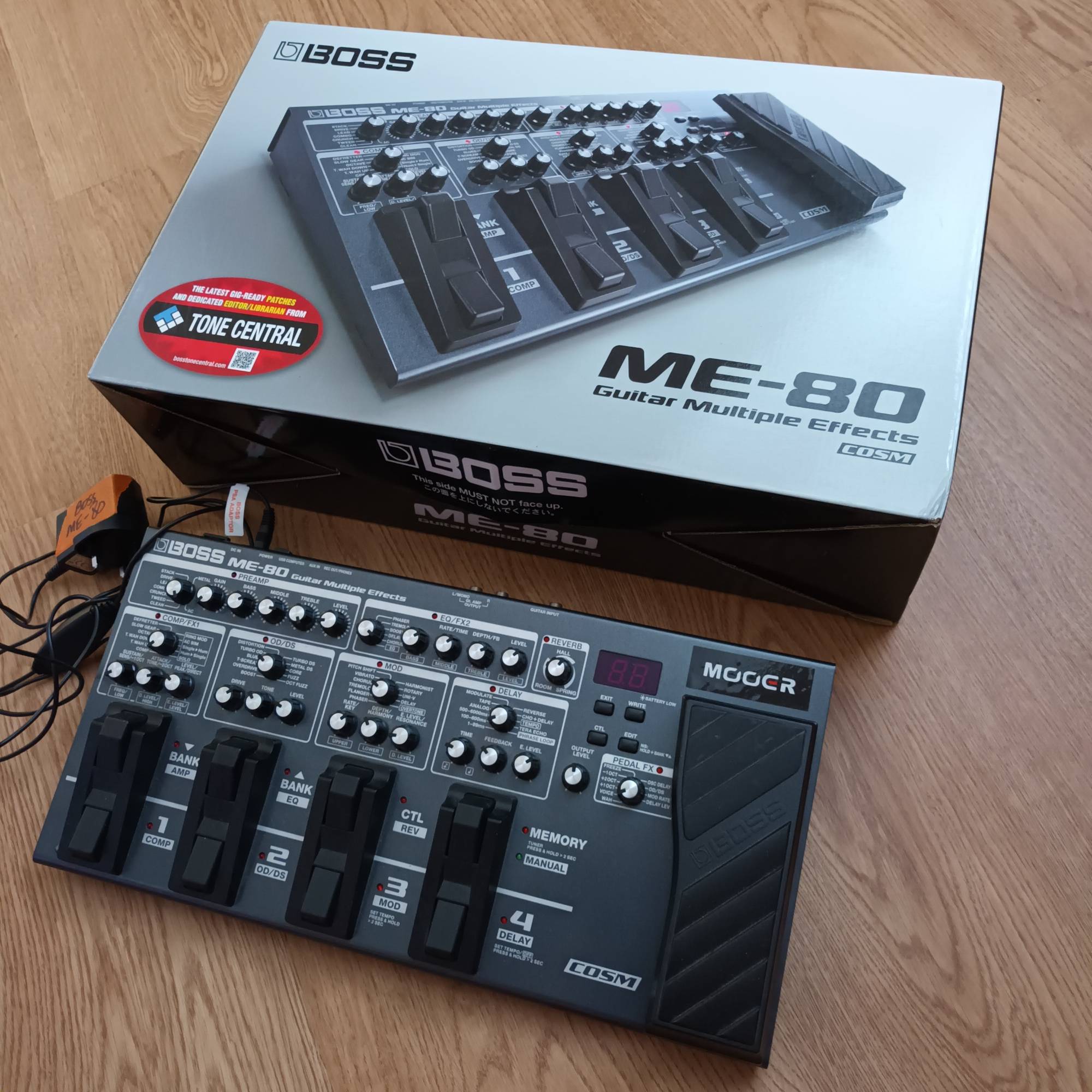 Guitar multi-effects pedal board