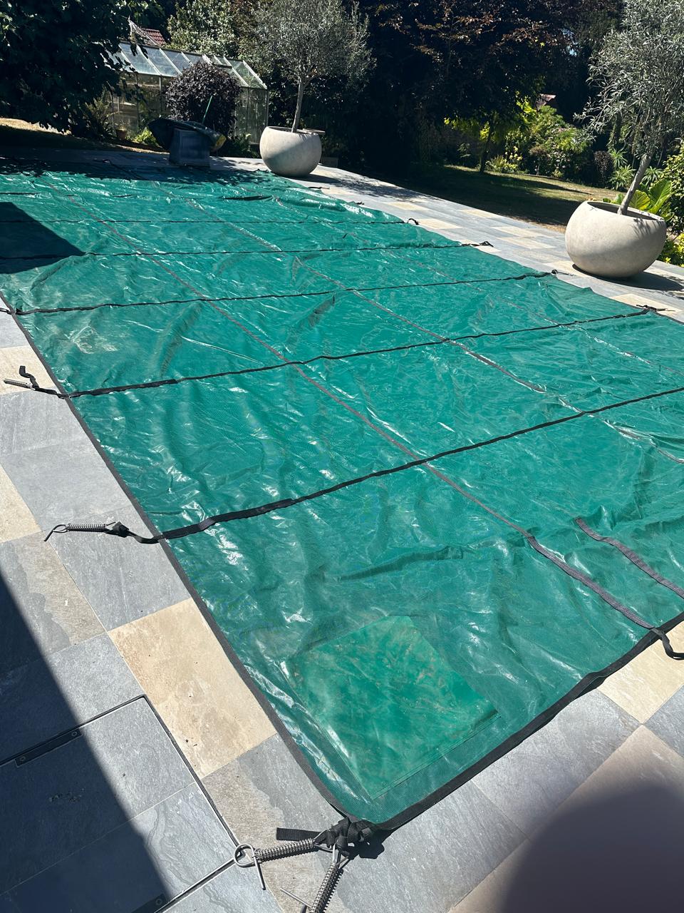Heavy duty winter swimming pool cover