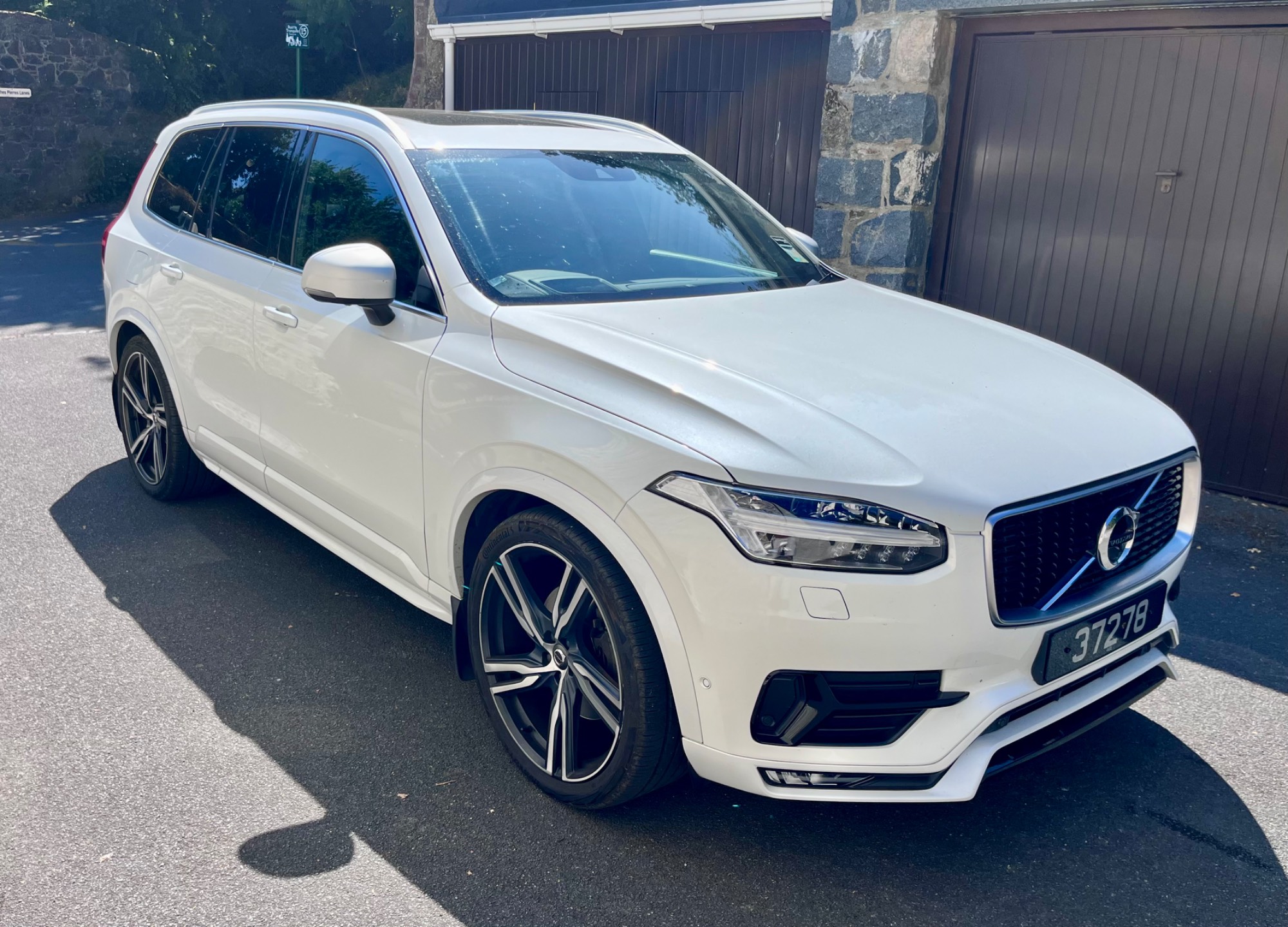 Volvo XC90 T6 R design