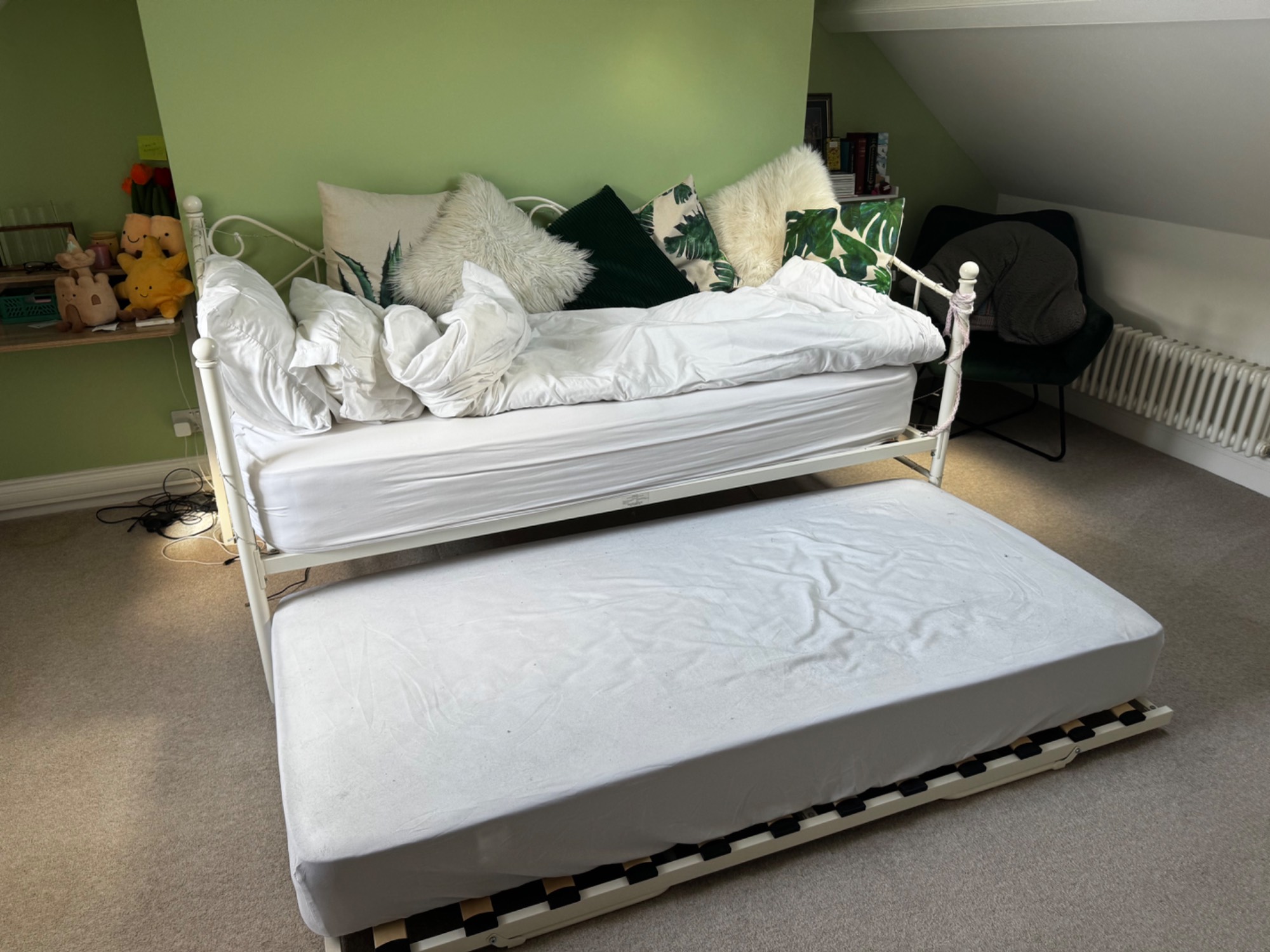 Metal Framed Single Day Bed
