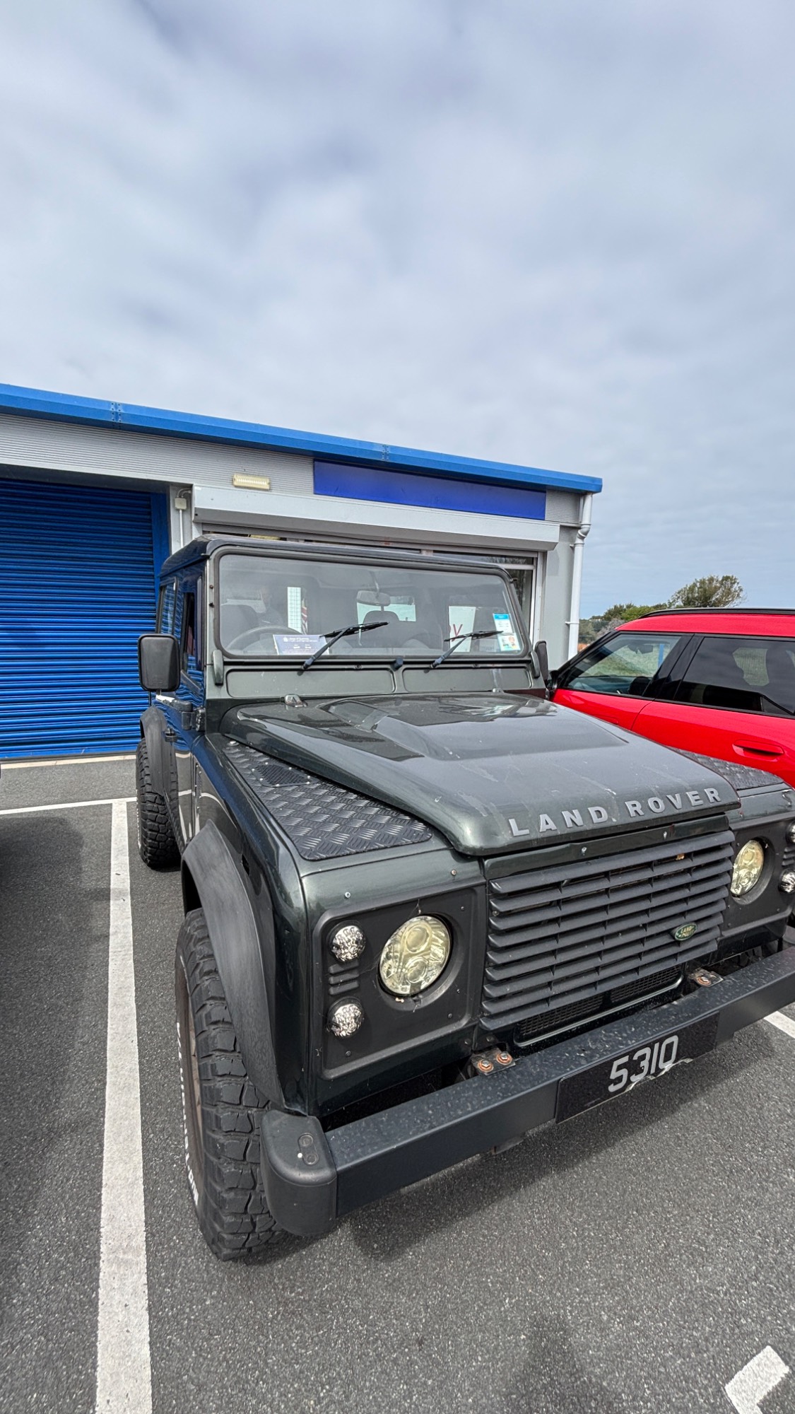 Land Rover Defender