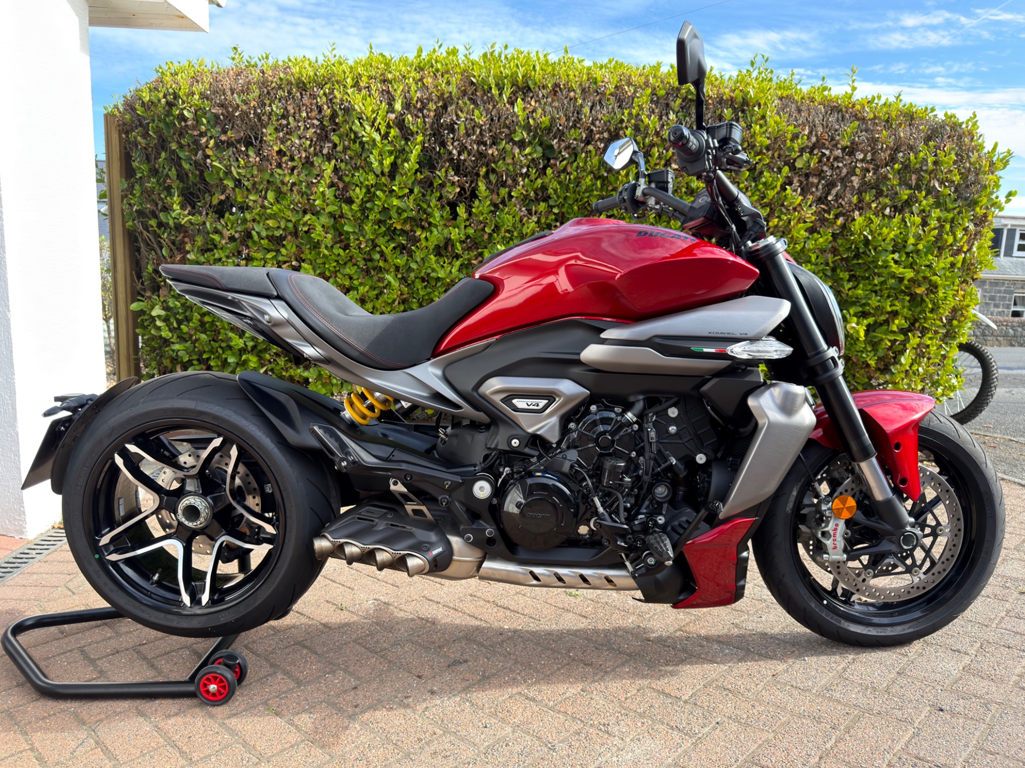 2025 Ducati X-Diavel V4