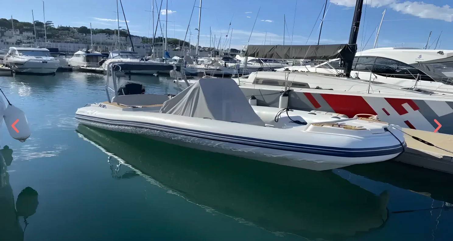 Marlin 24X centre console RIB