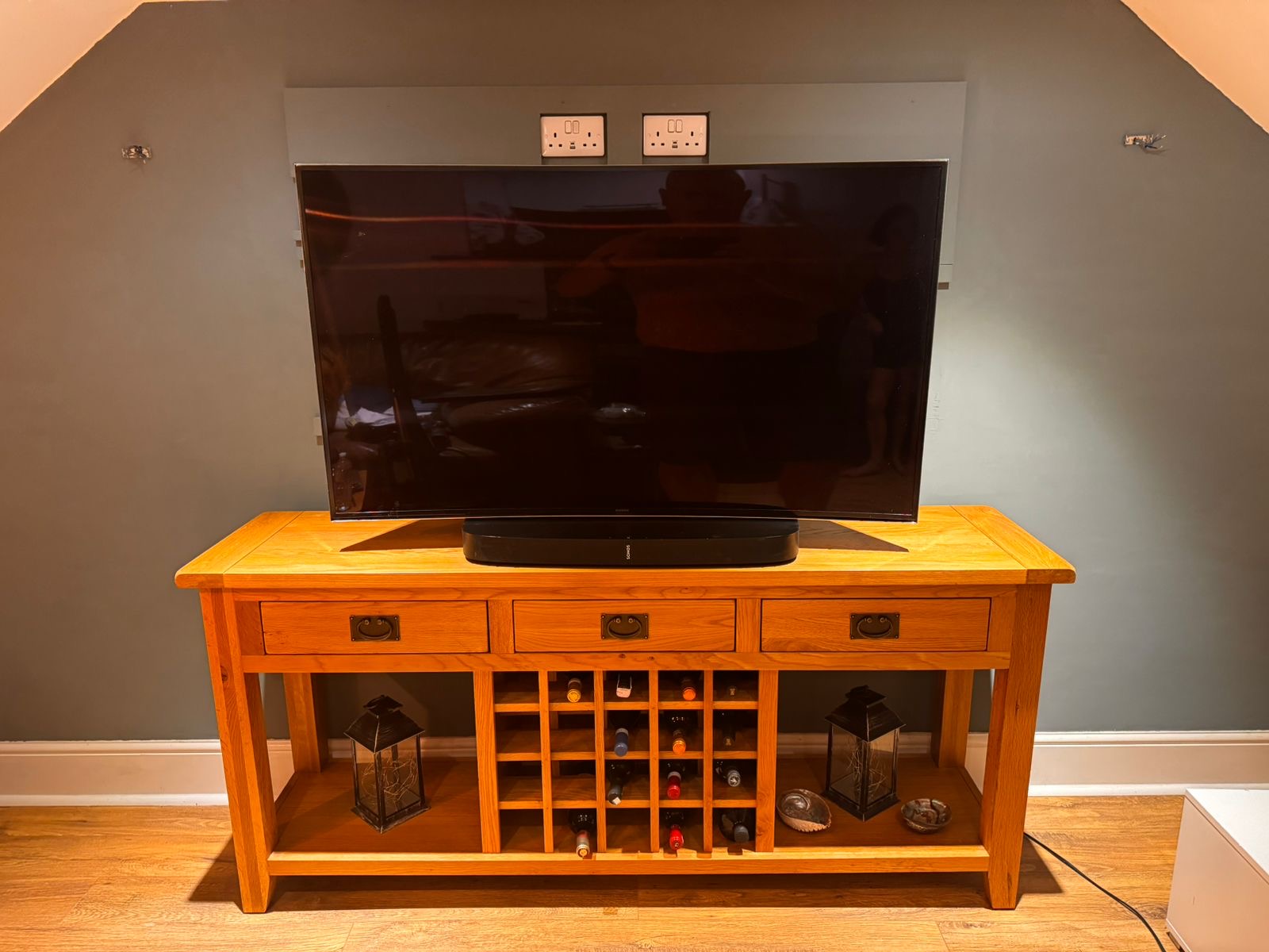 Sonos play base and play base tv stand/mount