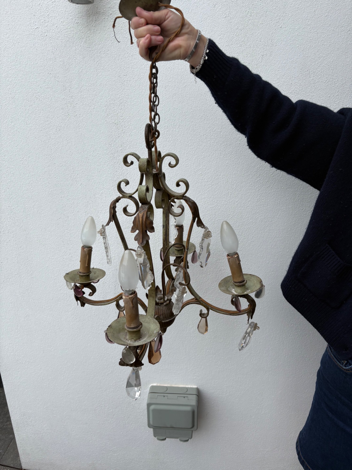 Chandalier plus 2 wall lights