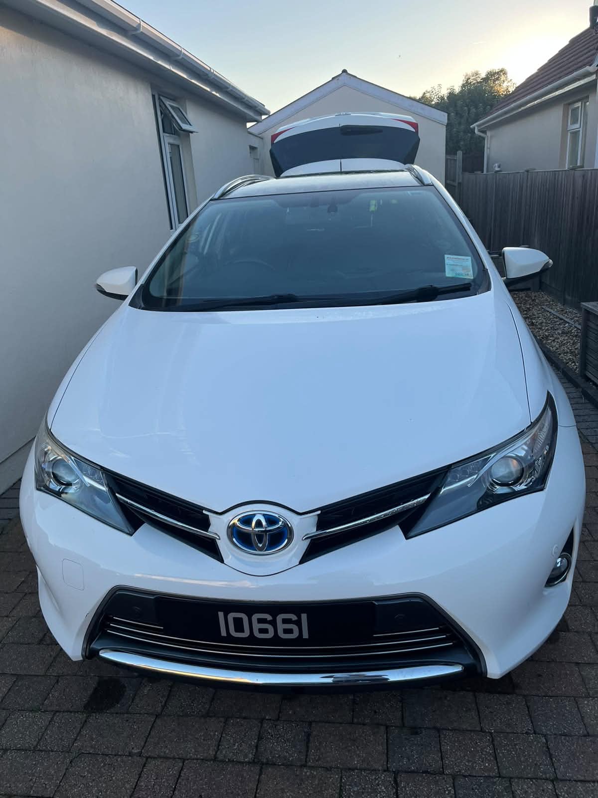 Toyota Auris Hybrid