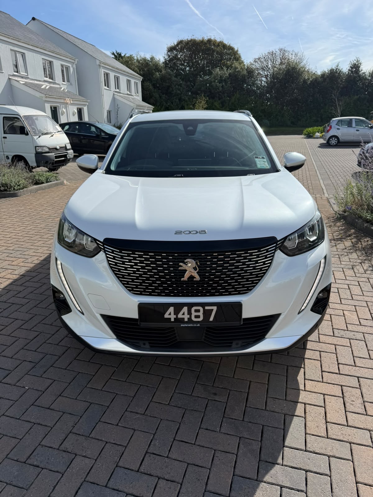 Peugeot Allure Premium Tech 2008