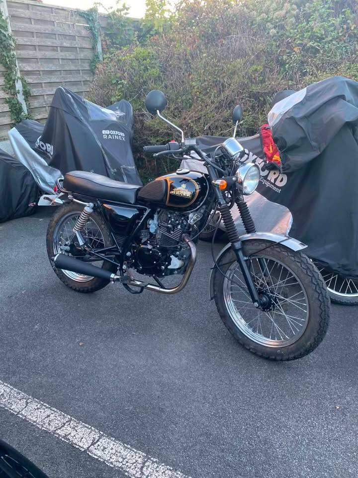 Mutt Desert Racer 125cc Motorcycle