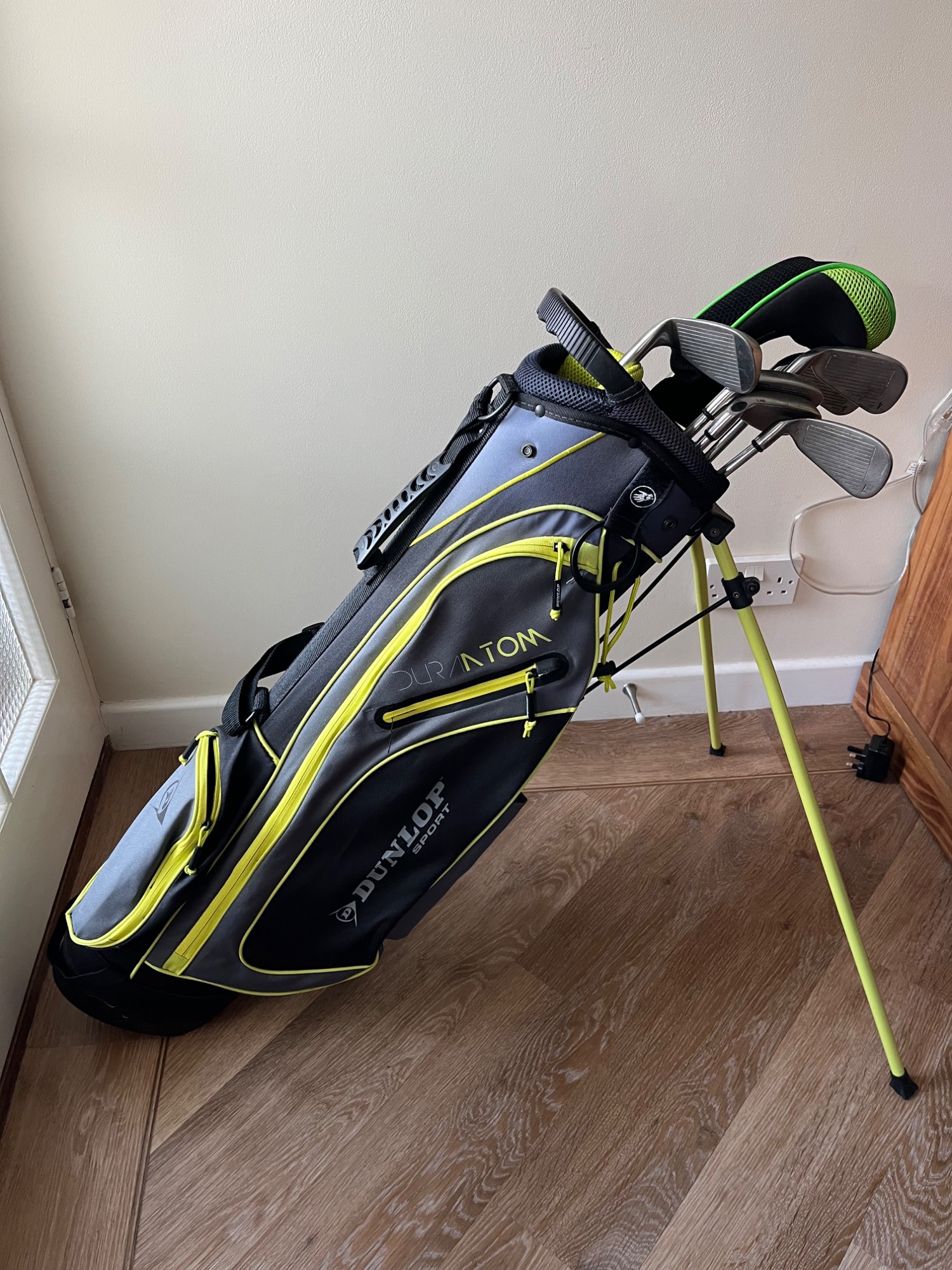 Golf clubs + bag